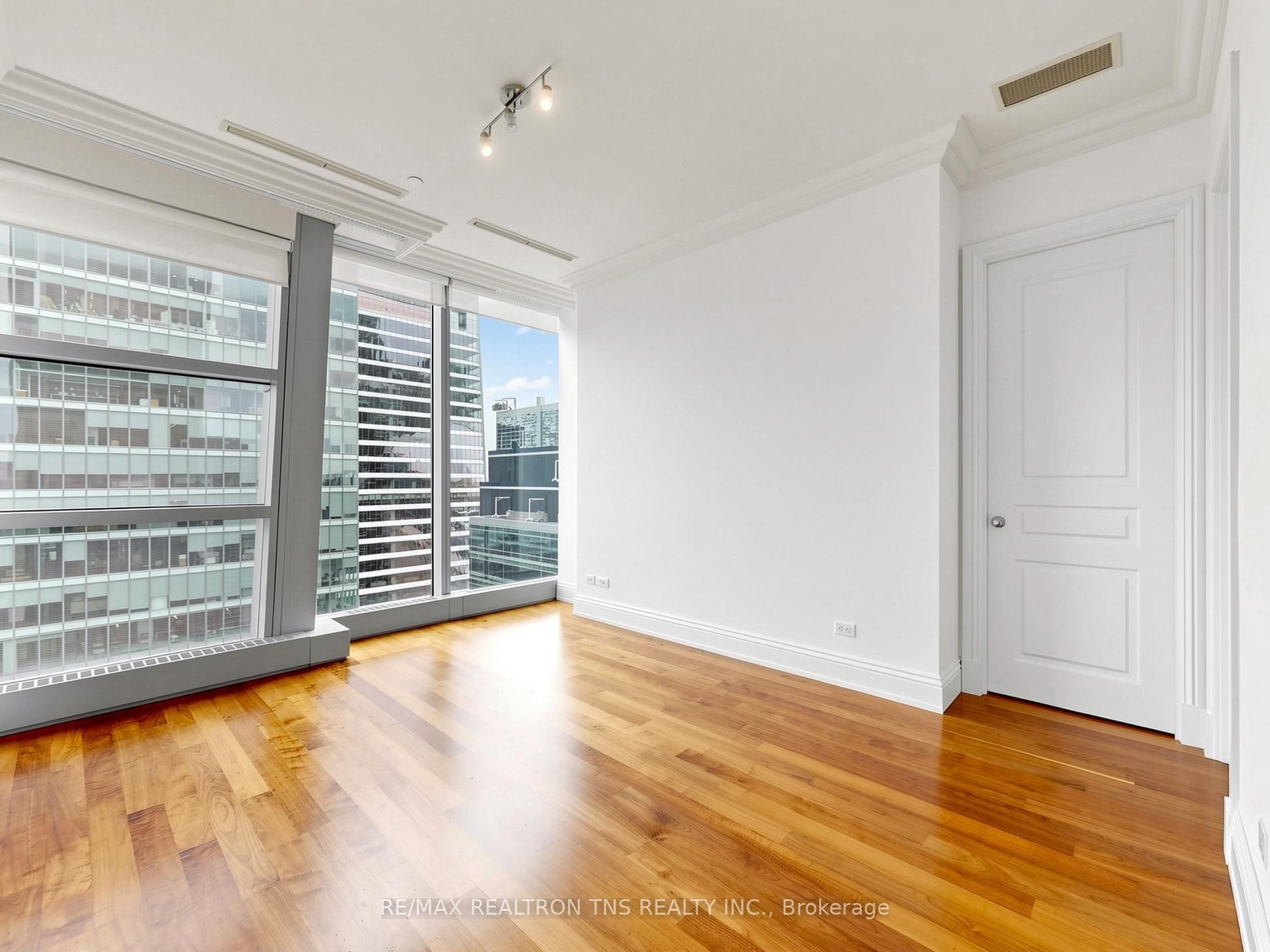 183 Wellington Street W 3803 Property Photo 22
