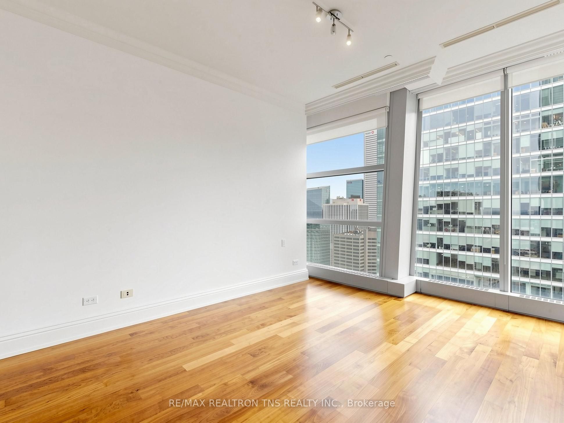 183 Wellington Street W 3803 Property Photo 23