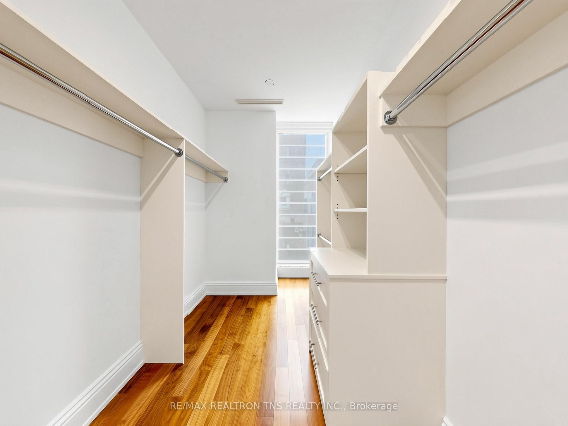 183 Wellington Street W 3803 Property Photo 25