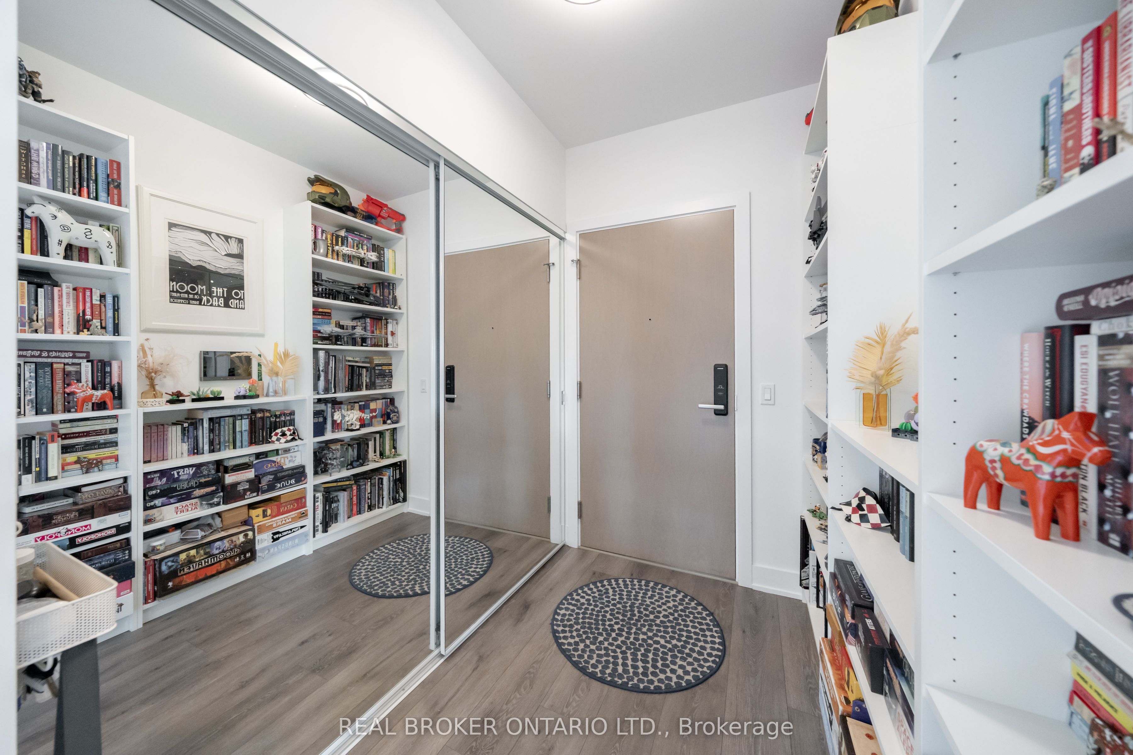 575 Bloor Street E 2108 Property Photo 2