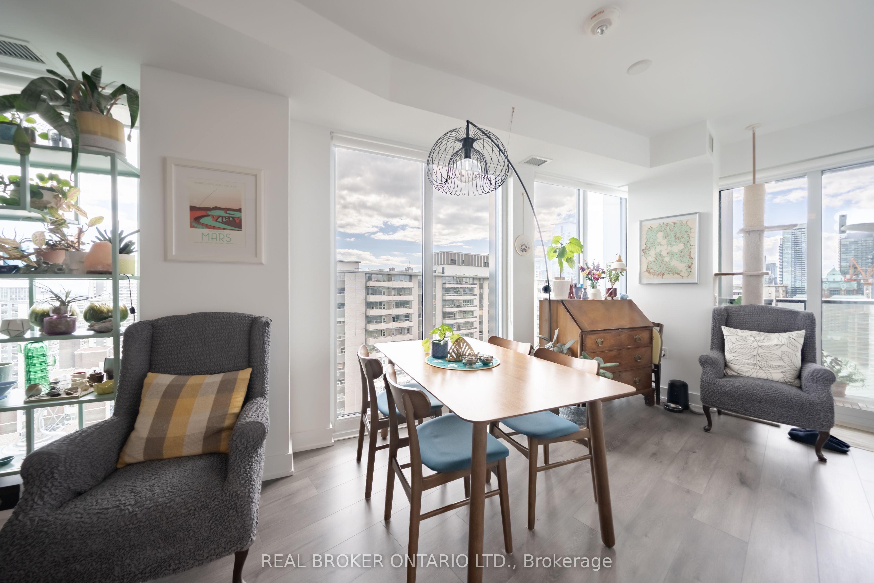 575 Bloor Street E 2108 Property Photo 4