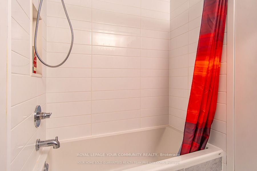 38 Iannuzzi Street 2003 Property Photo 10