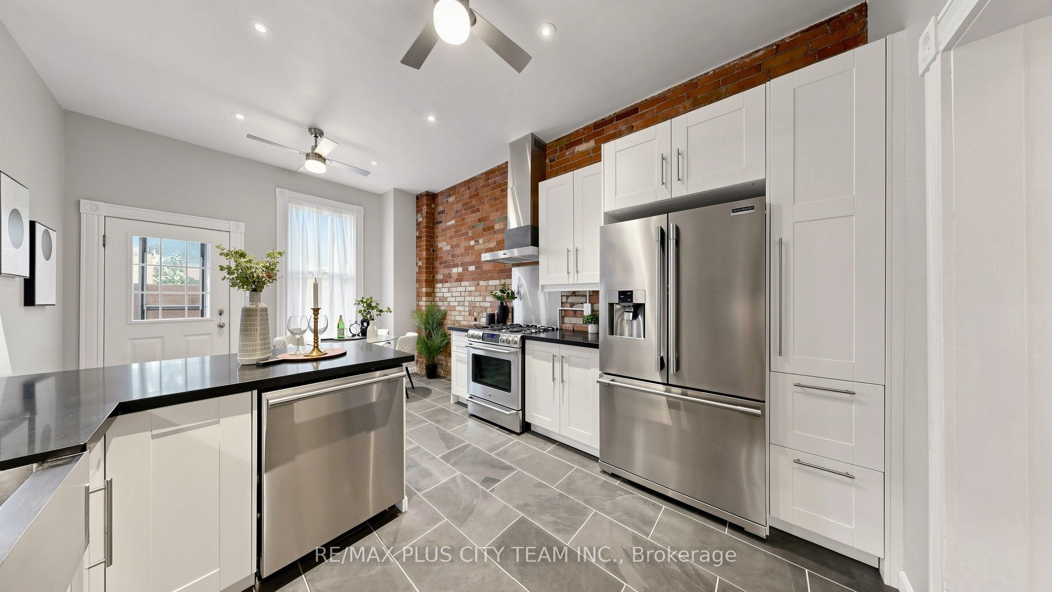 201 Seaton Street Property Photo 15