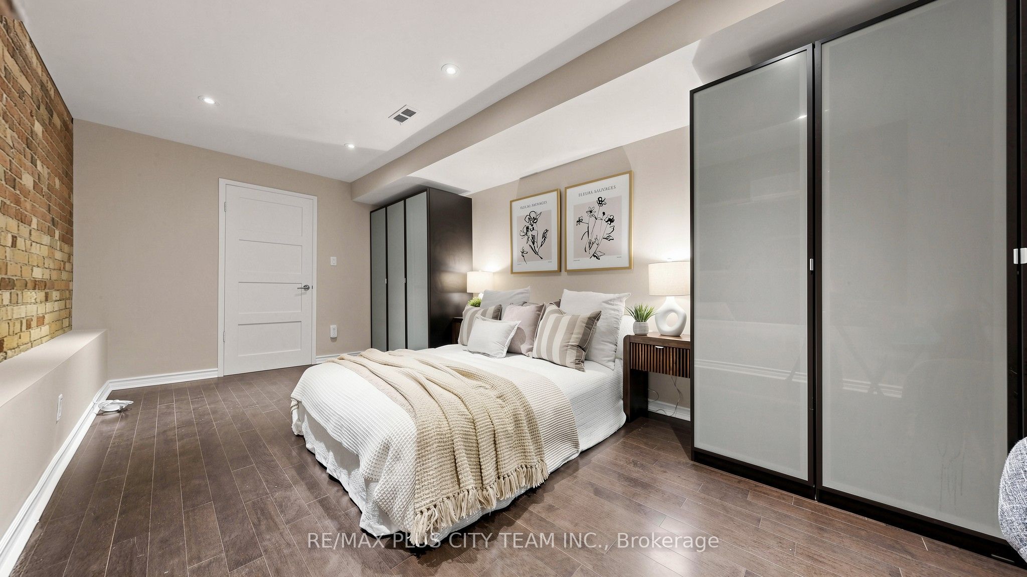 201 Seaton Street Property Photo 25