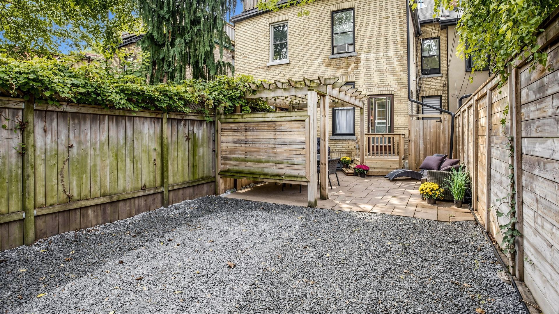 201 Seaton Street Property Photo 29