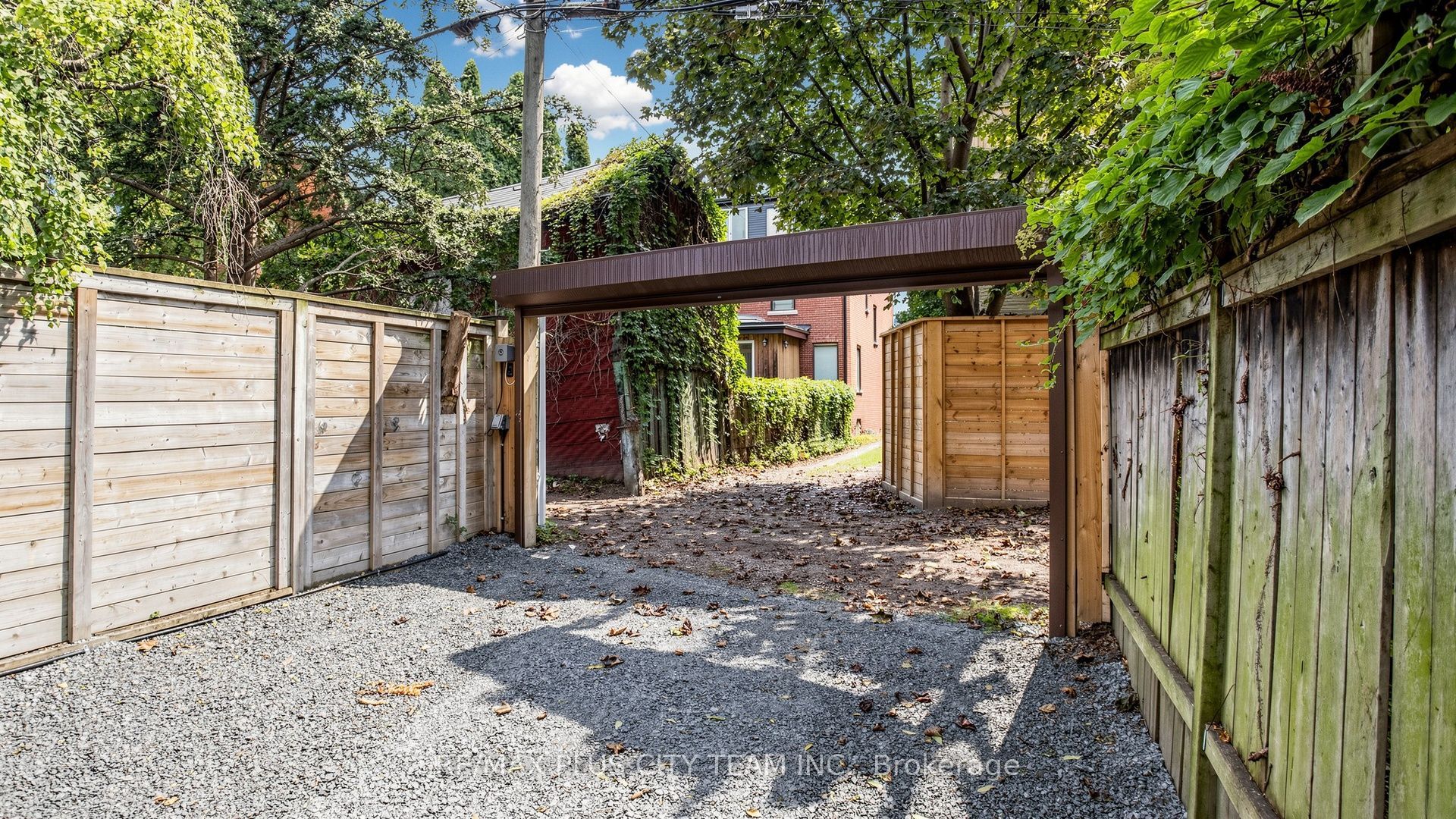 201 Seaton Street Property Photo 31