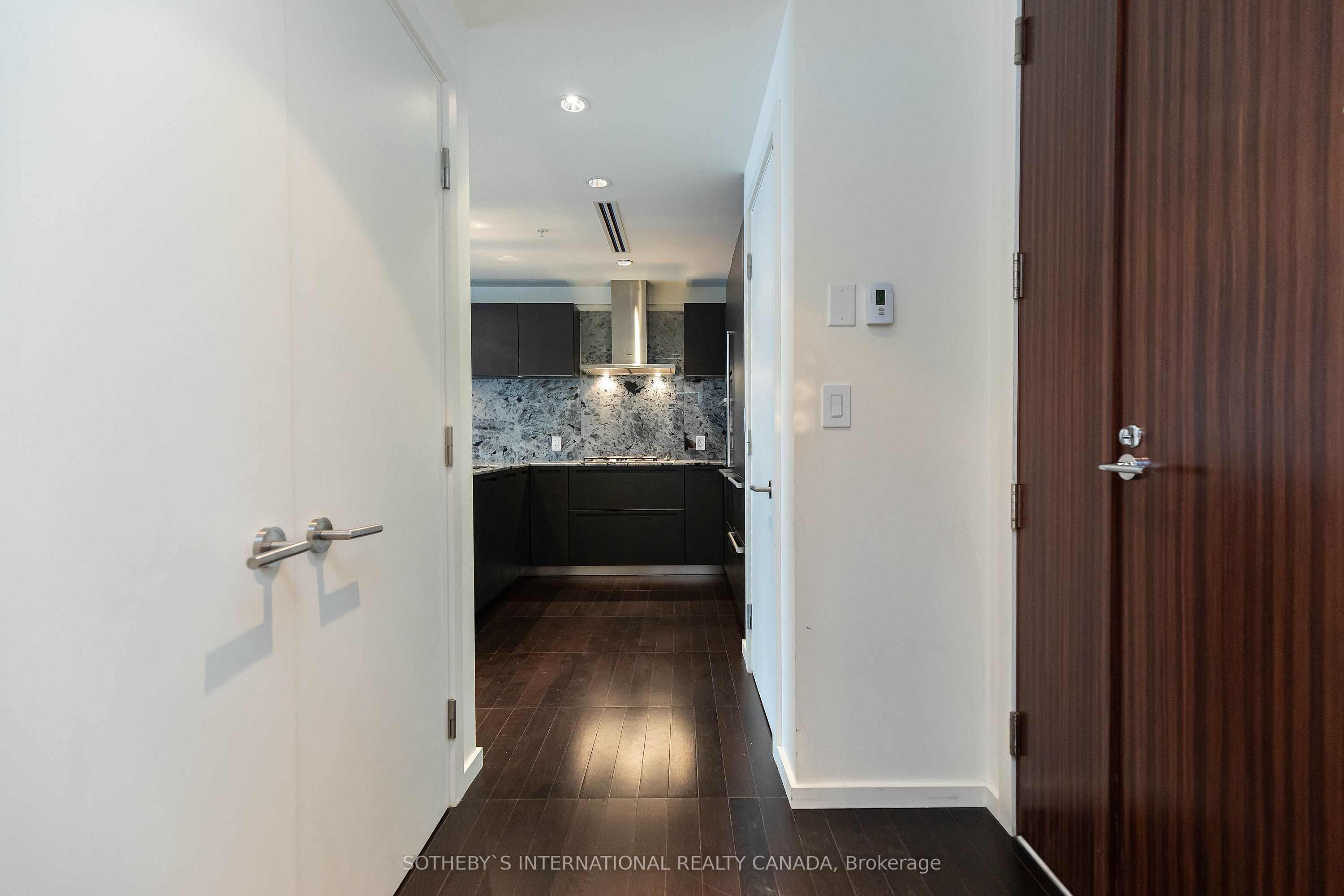 180 University Avenue 3002 Property Photo 16