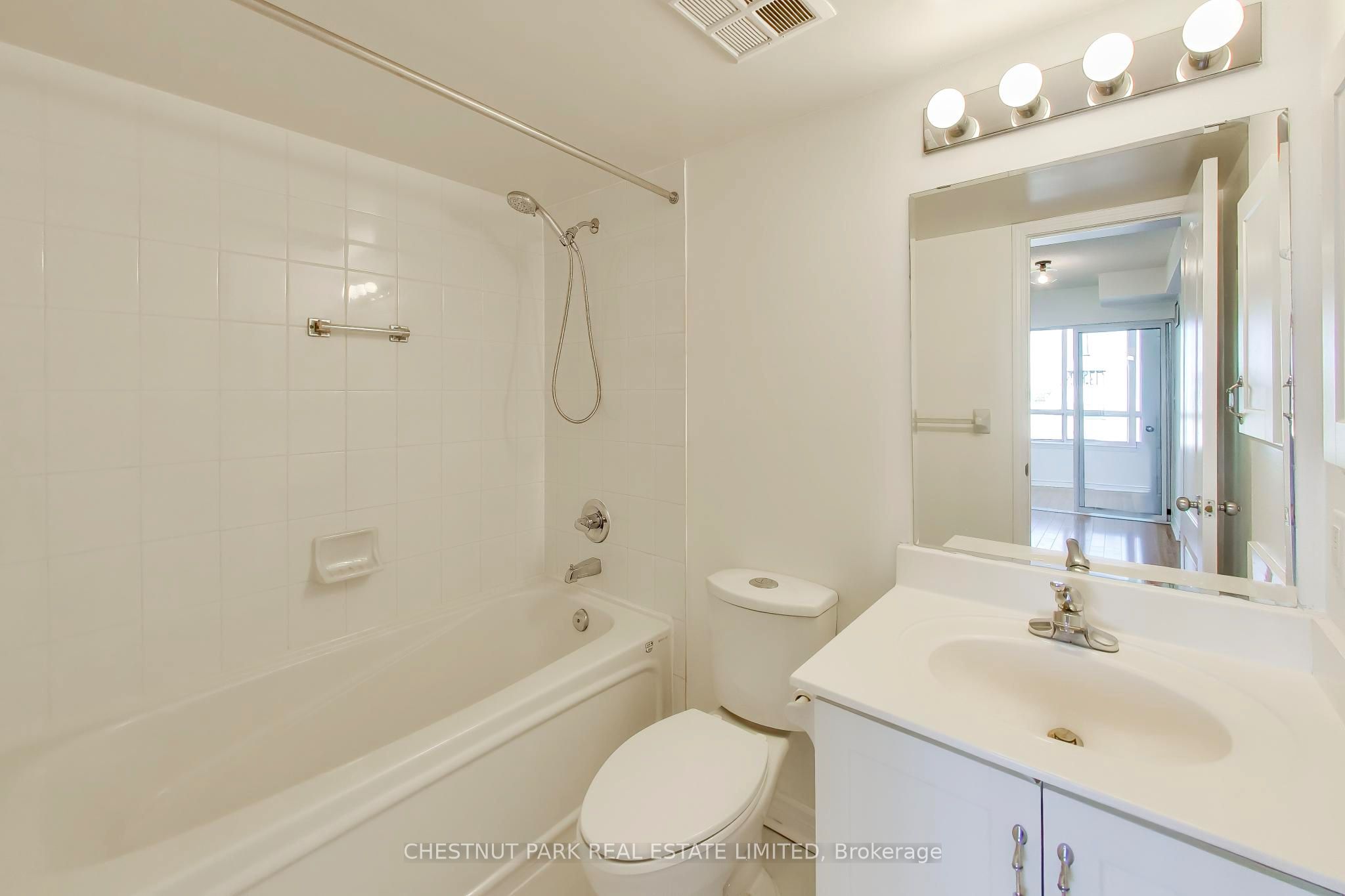 1 Rean Drive 2503 Property Photo 16