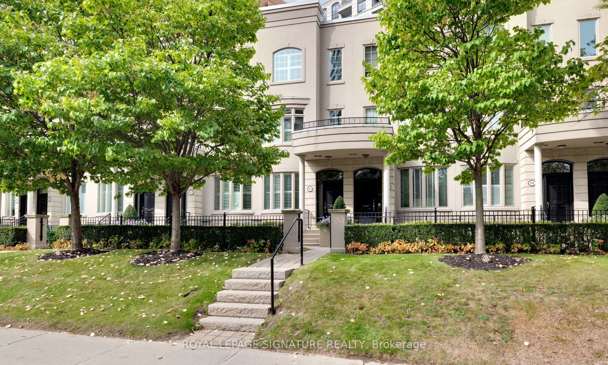 104 Pleasant Boulevard