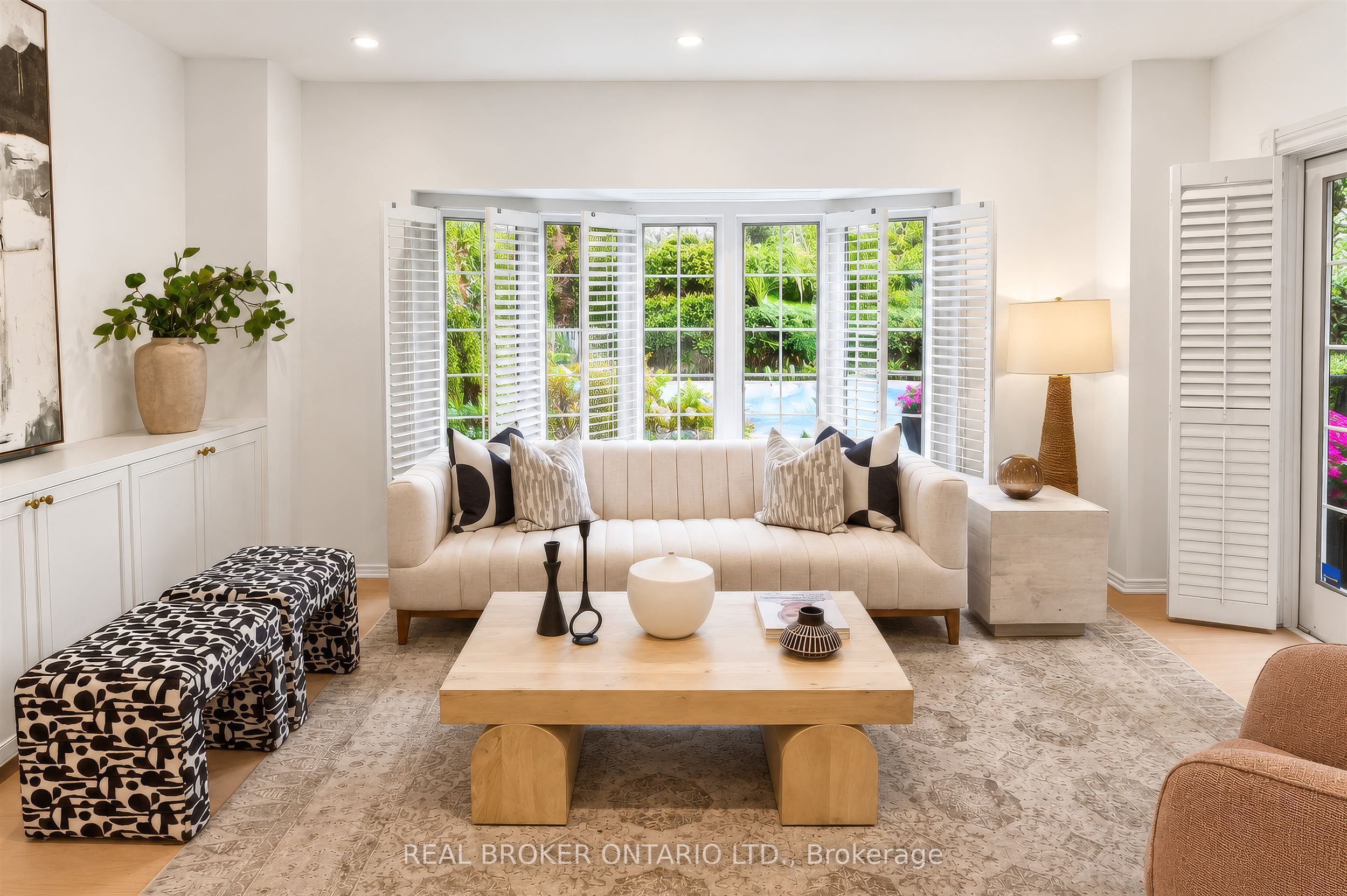 69 Chaplin Crescent Property Photo 7