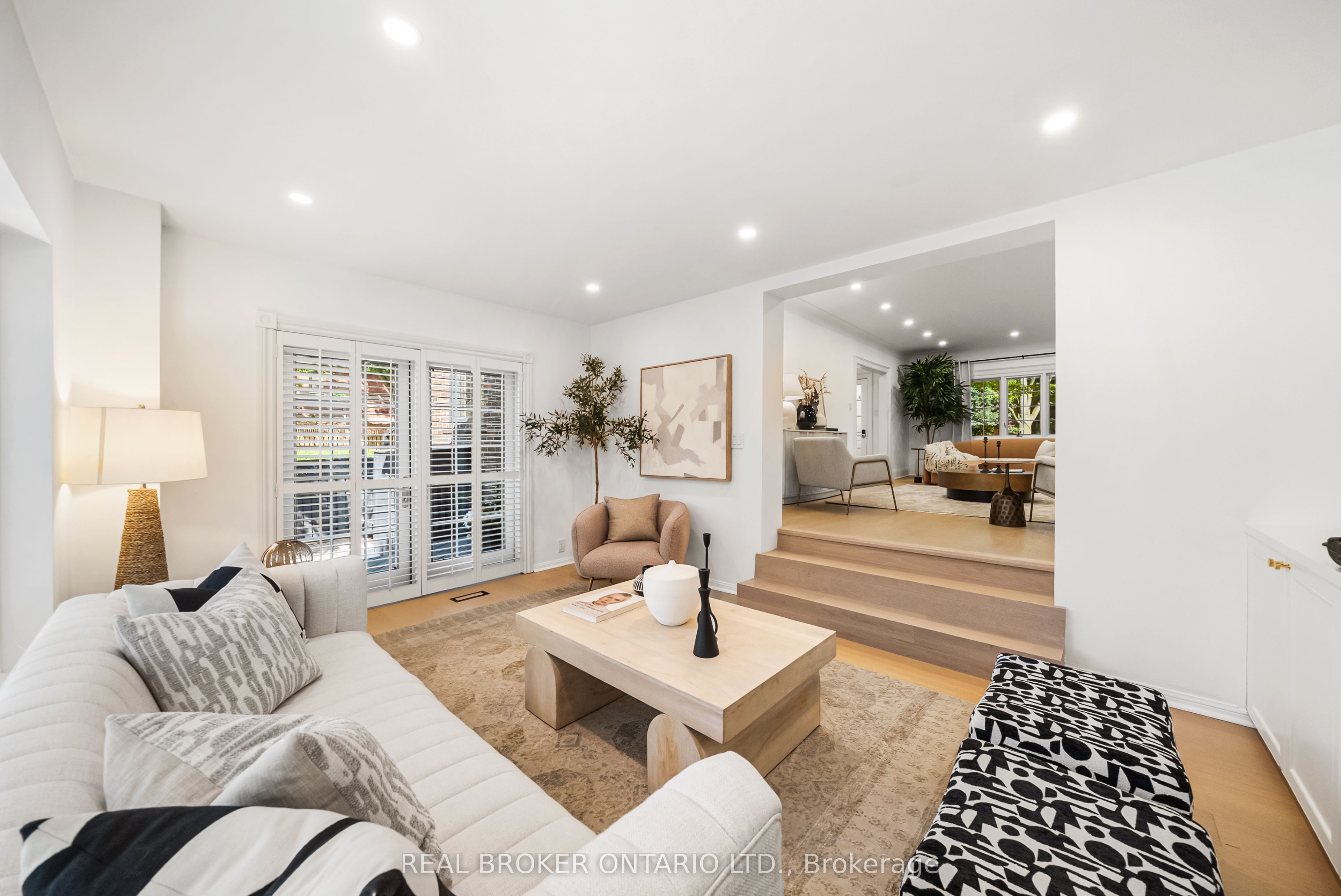 69 Chaplin Crescent Property Photo 8