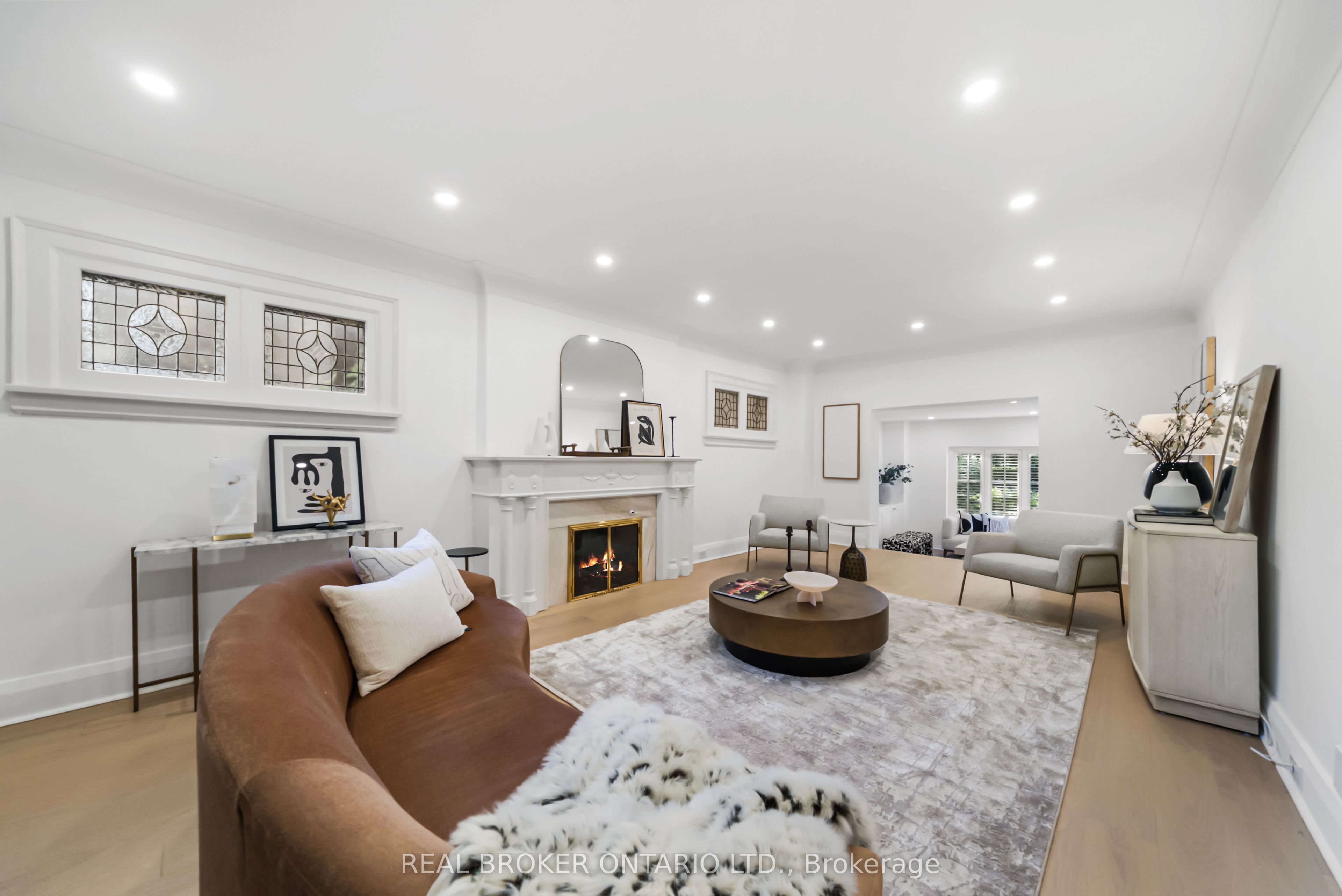 69 Chaplin Crescent Property Photo 11