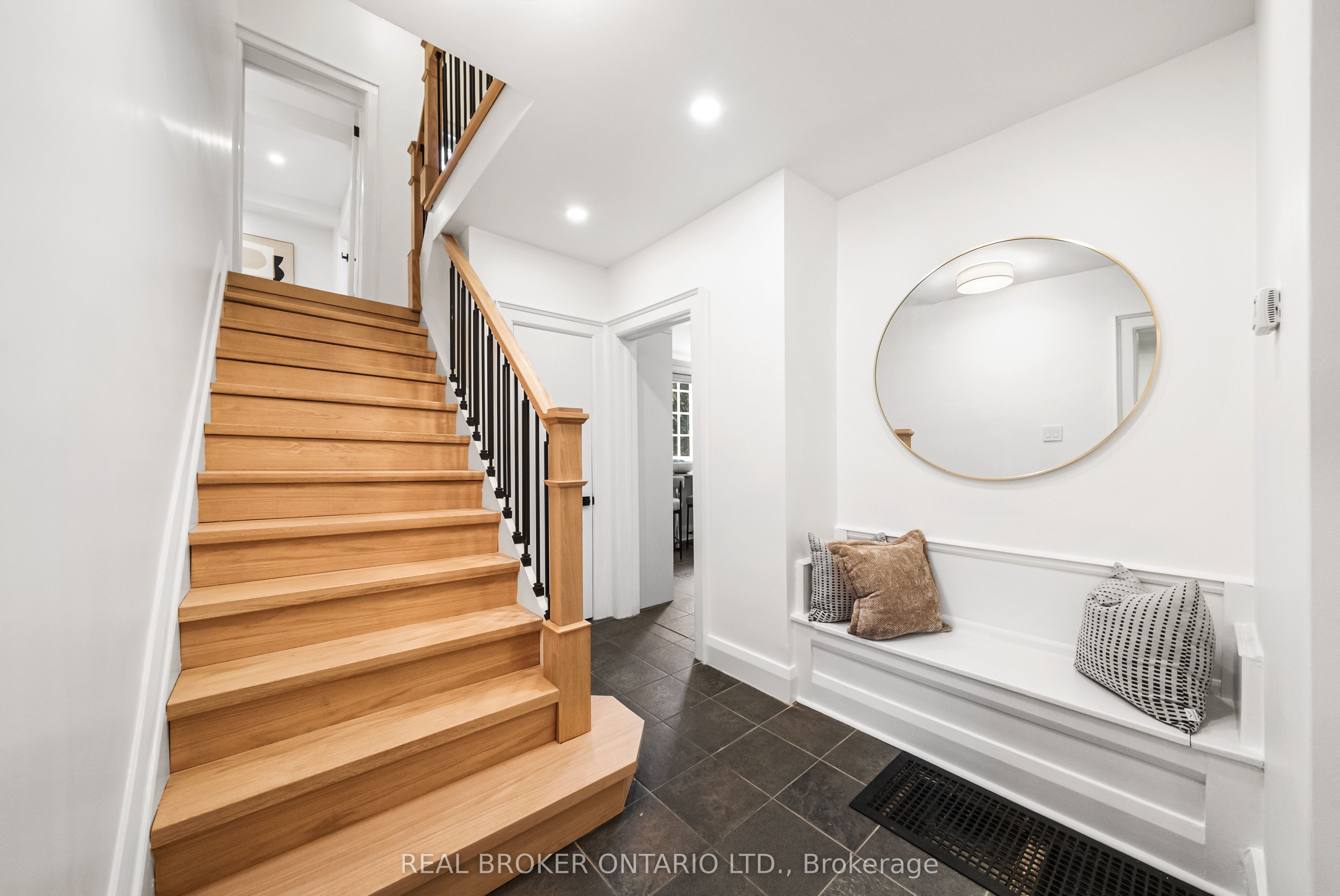 69 Chaplin Crescent Property Photo 13