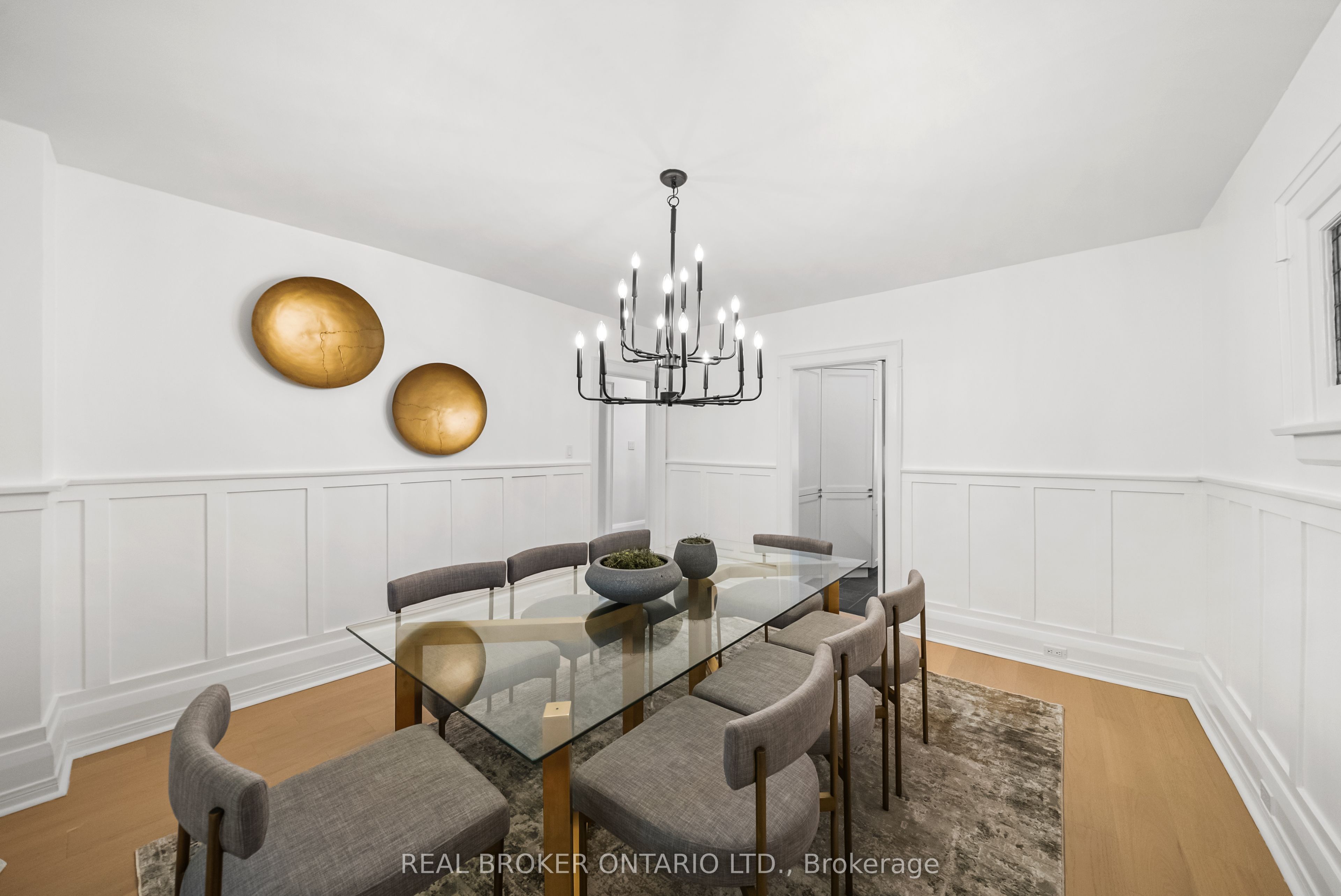 69 Chaplin Crescent Property Photo 15
