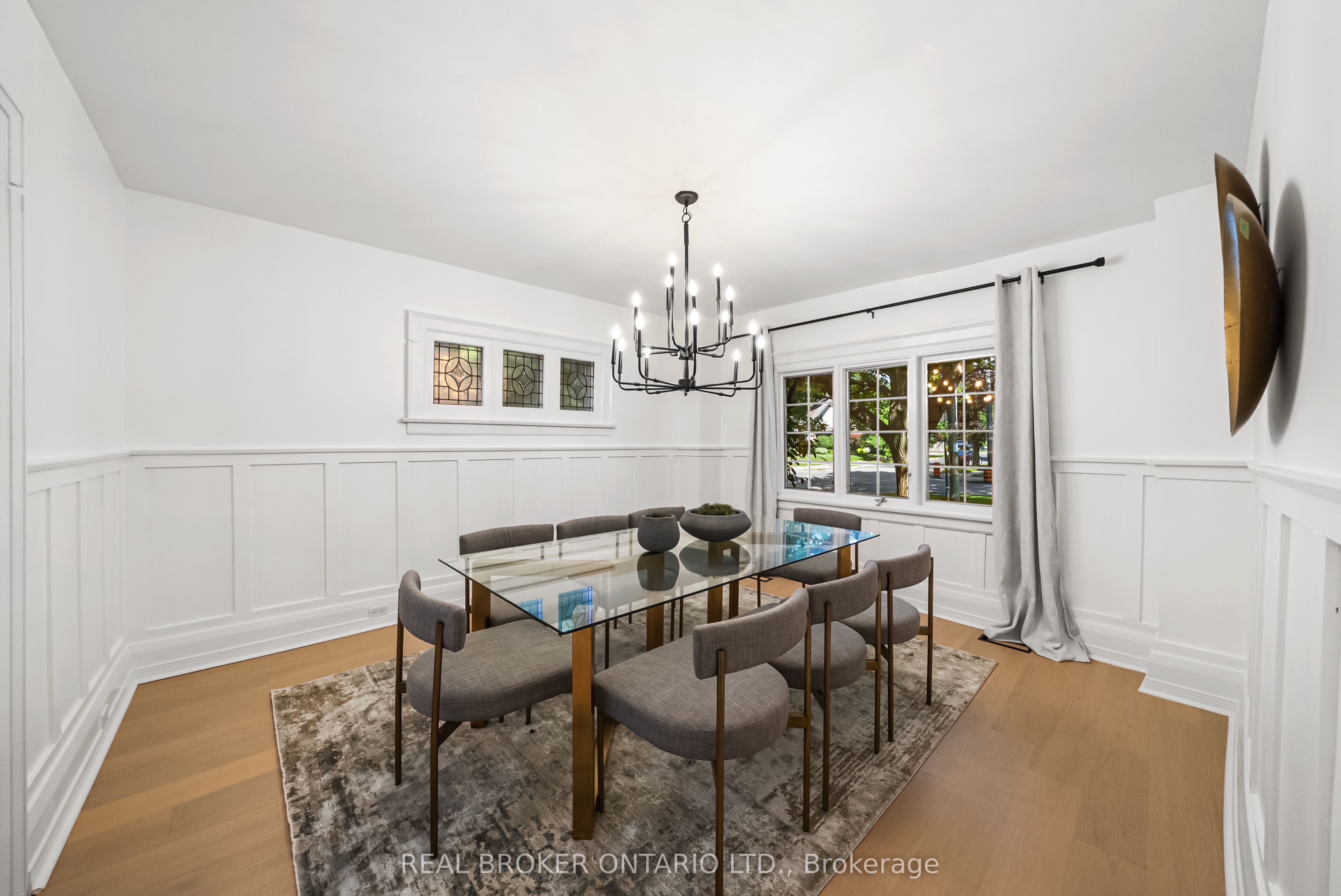 69 Chaplin Crescent Property Photo 16