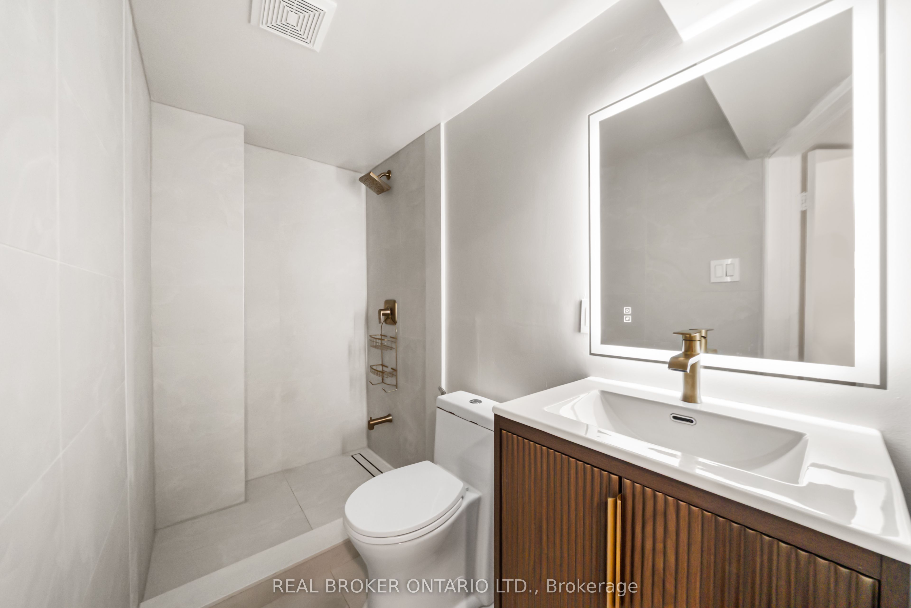 69 Chaplin Crescent Property Photo 41