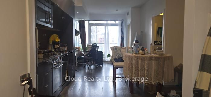 28 Avondale Avenue 806 Property Photo 4