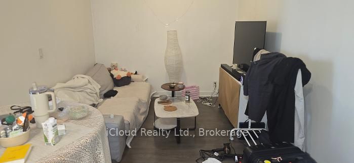 28 Avondale Avenue 806 Property Photo 5