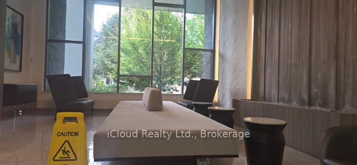 28 Avondale Avenue 806 Property Photo 9