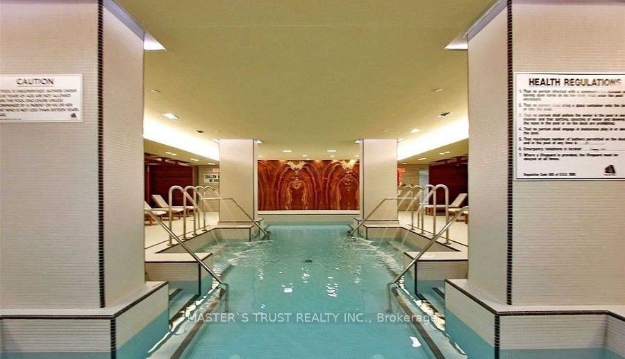 39 Queens Quay E 731 Property Photo 4