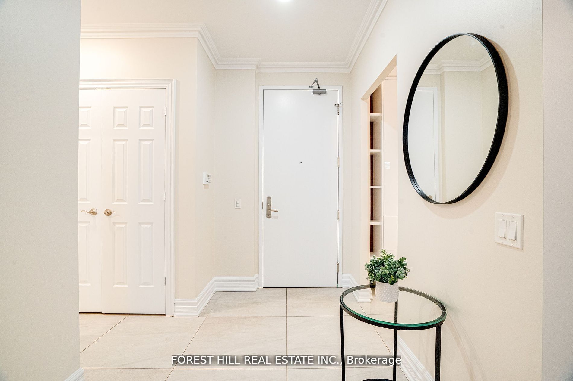 78 Harrison Garden Boulevard 2403 Property Photo 2
