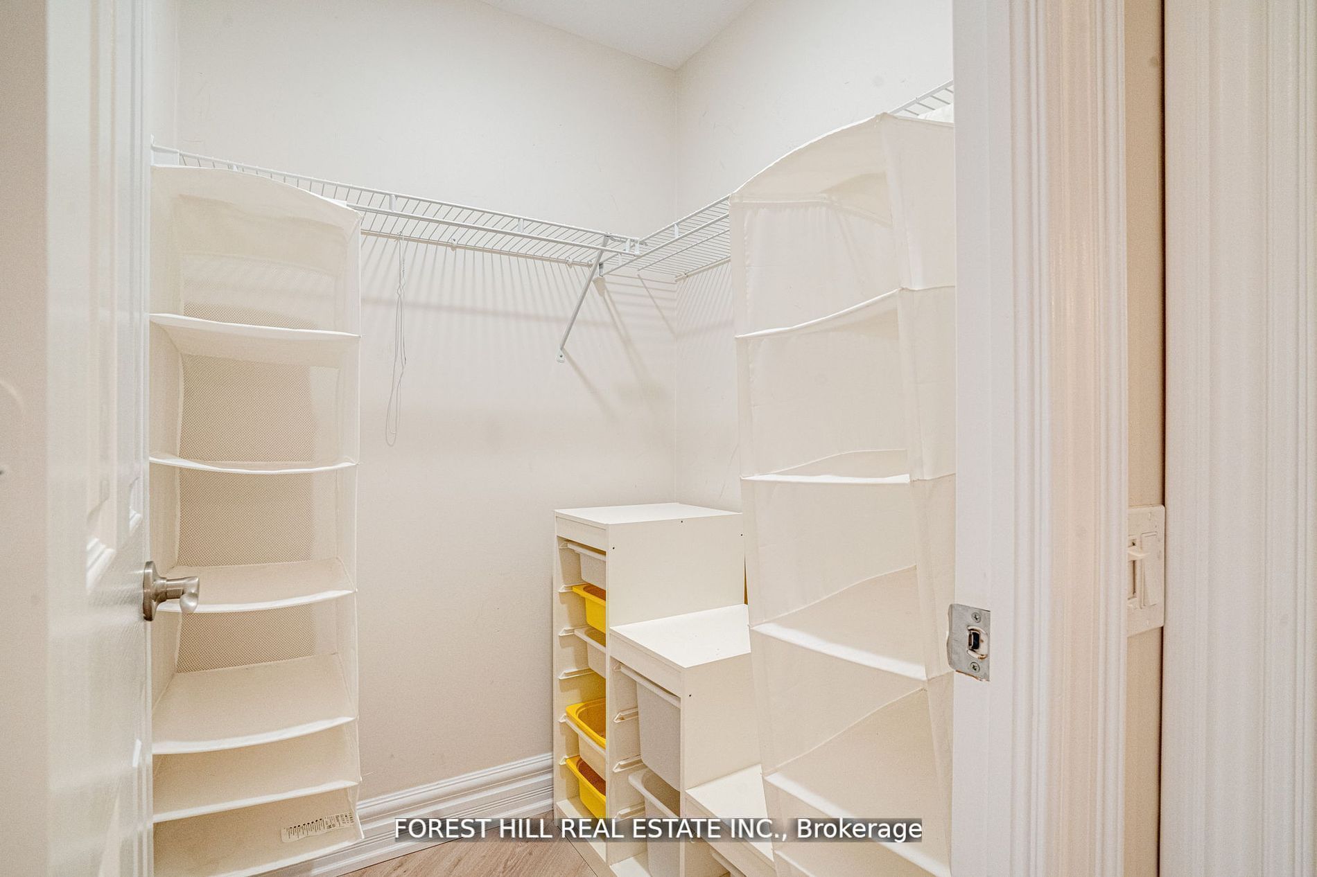78 Harrison Garden Boulevard 2403 Property Photo 15