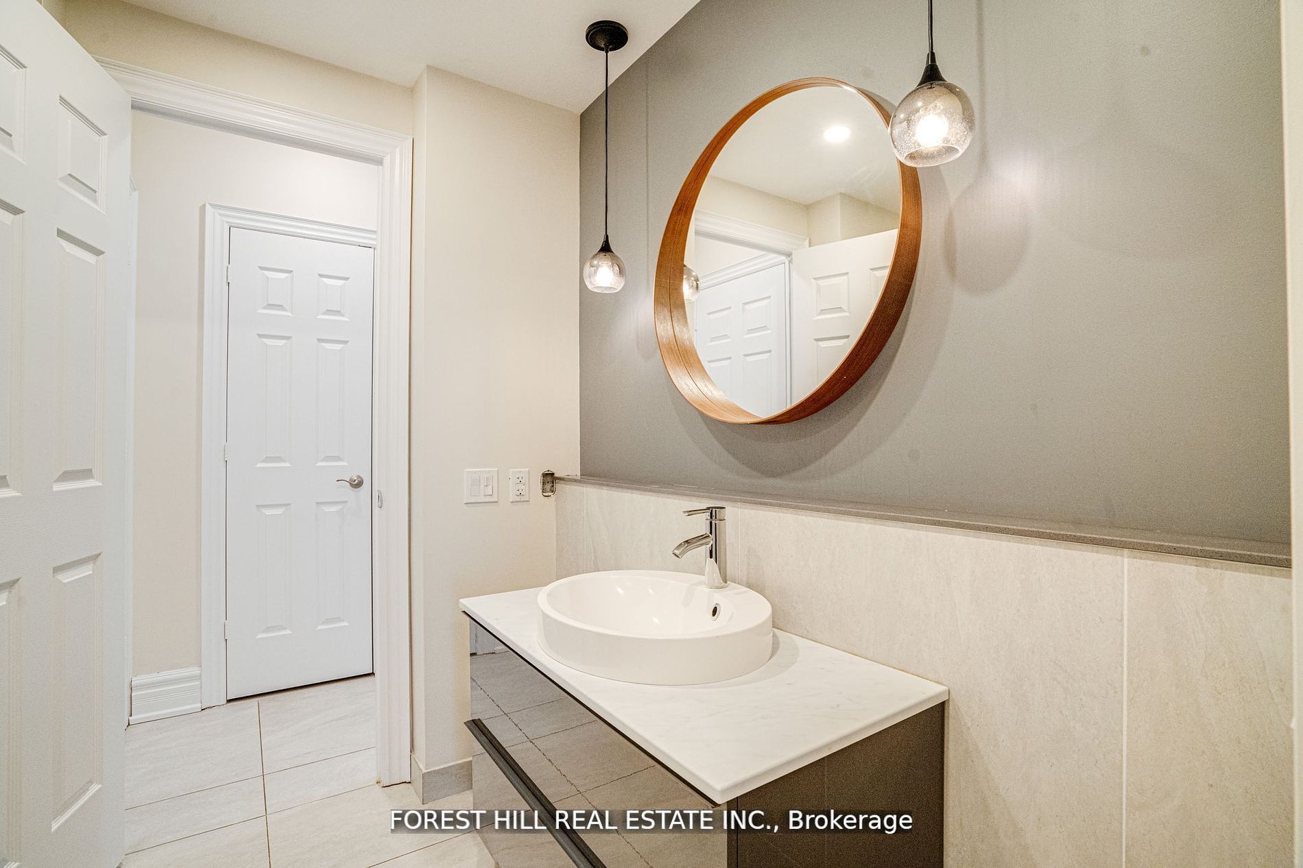 78 Harrison Garden Boulevard 2403 Property Photo 16