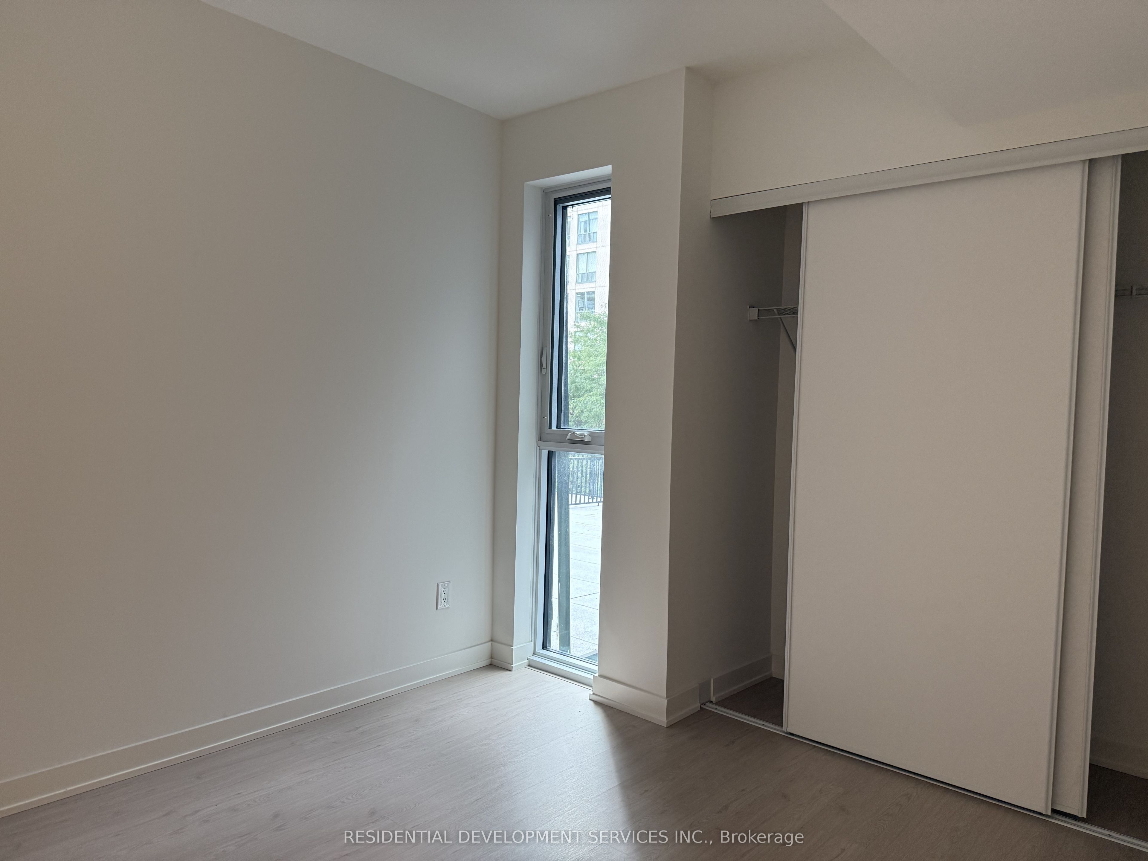 65 Mutual Street 404 Property Photo 5