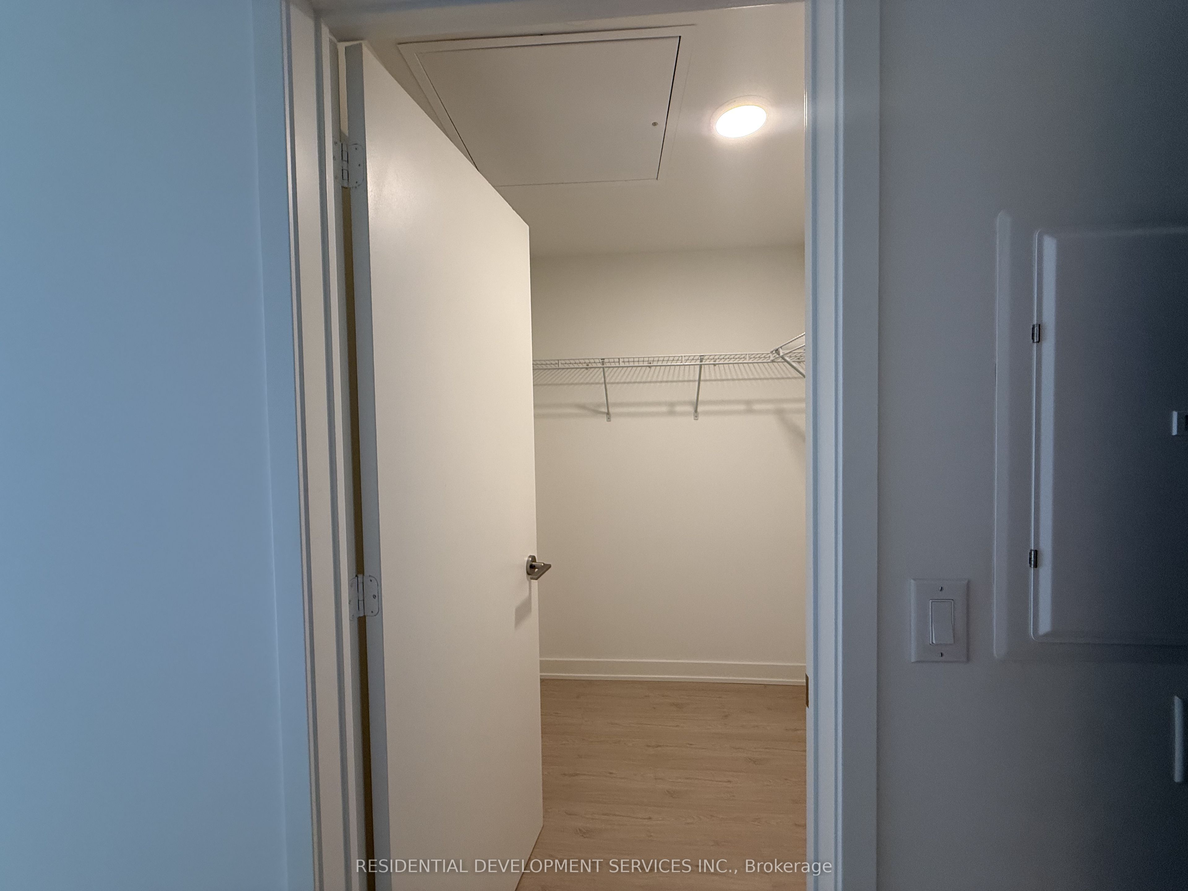 65 Mutual Street 404 Property Photo 7