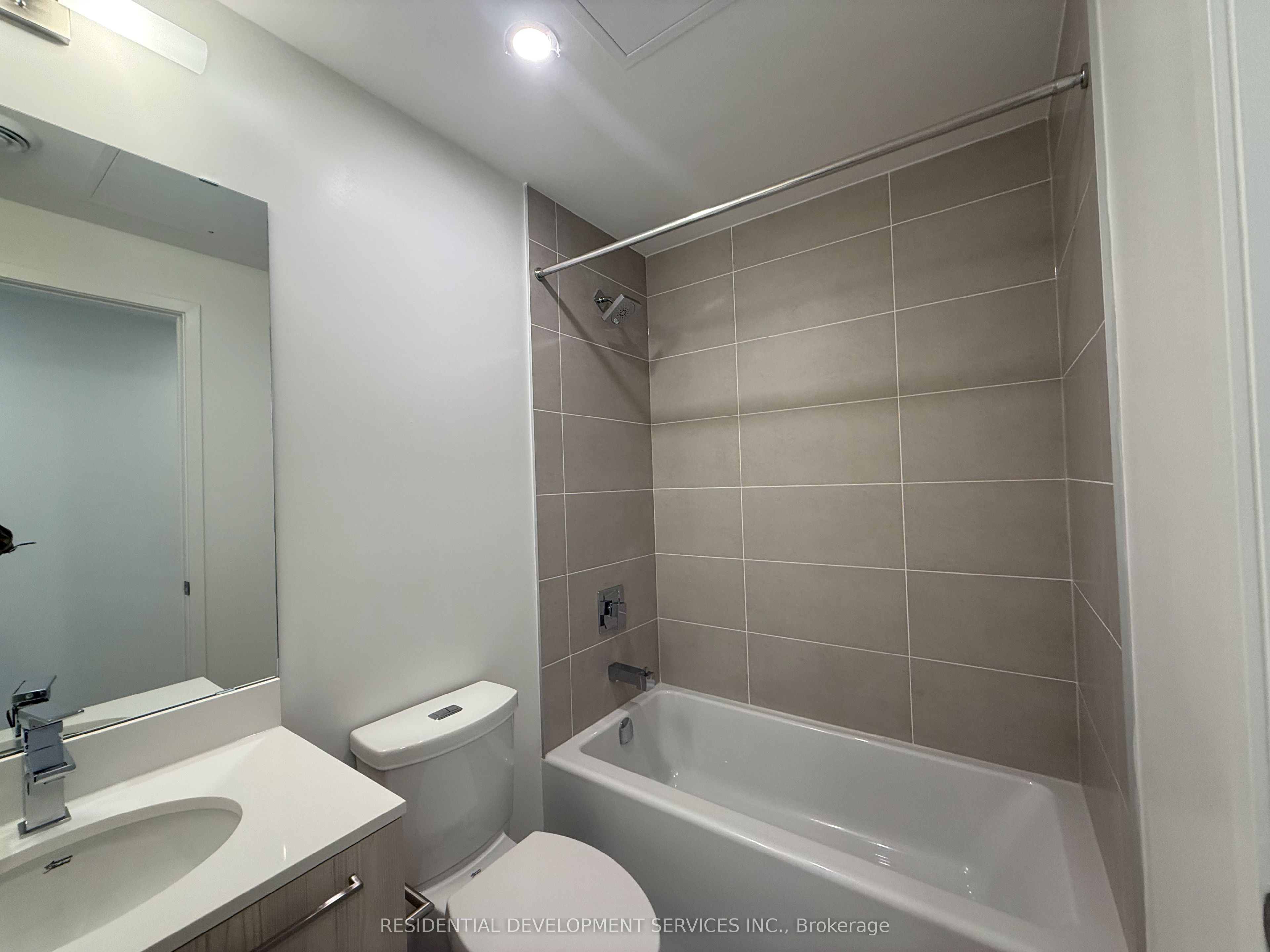 65 Mutual Street 3005 Property Photo 8