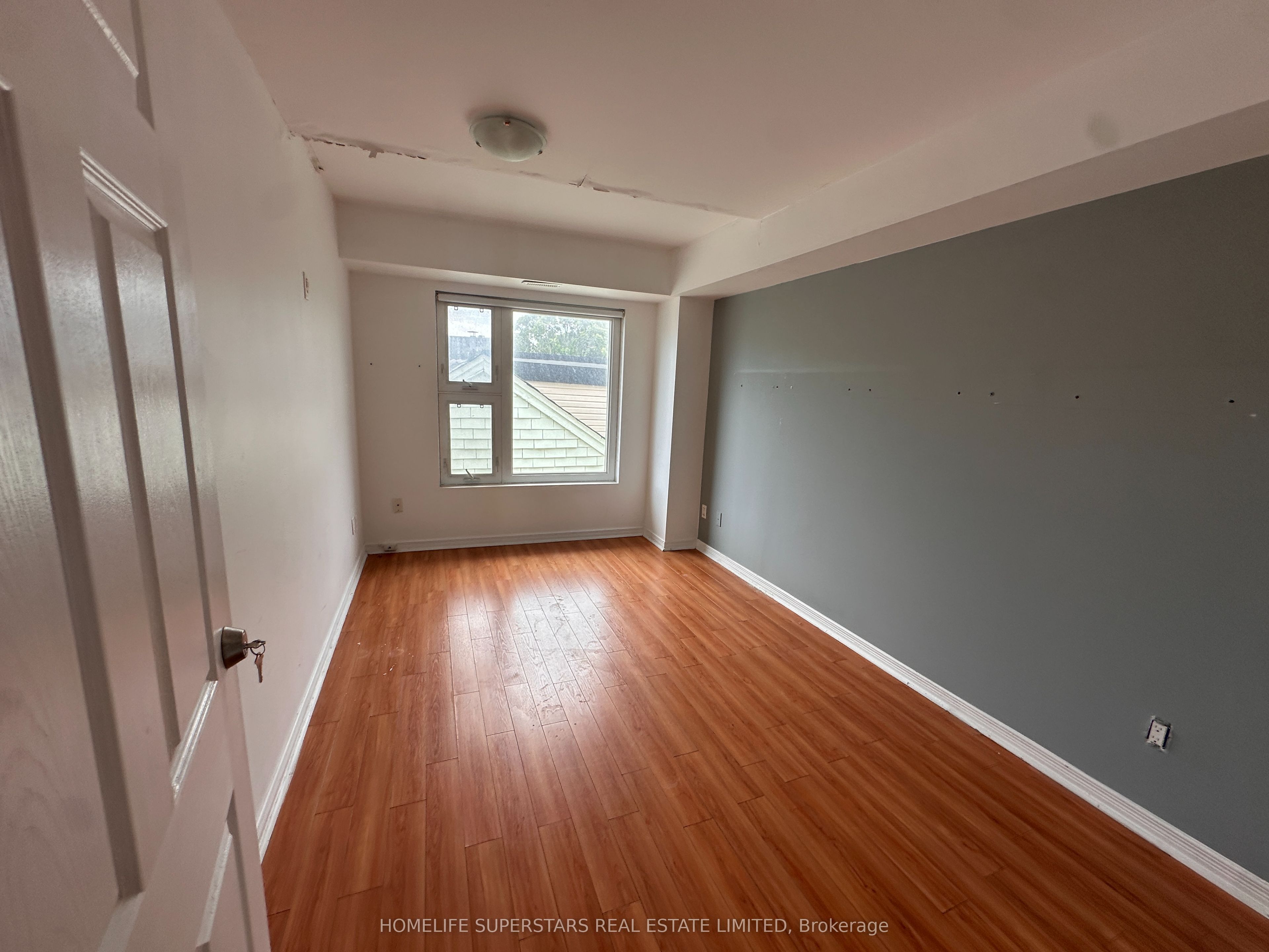 38 Kensington Place 204 Property Photo 4
