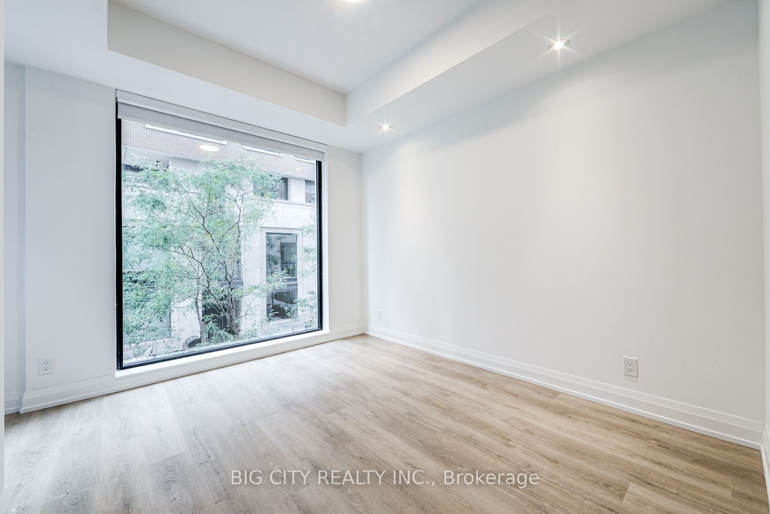 36 Brentcliffe Road M05 Property Photo 1