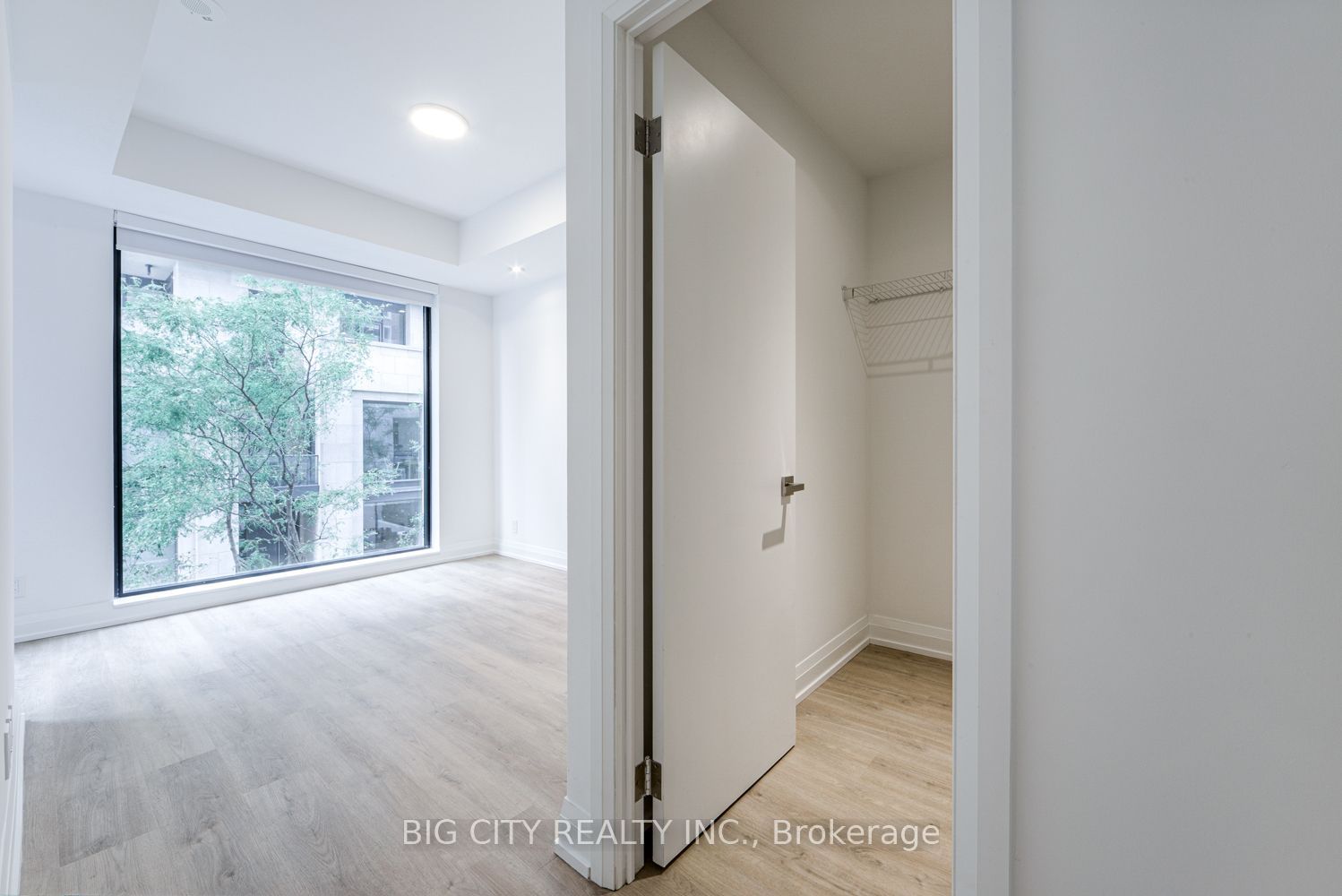 36 Brentcliffe Road M05 Property Photo 4