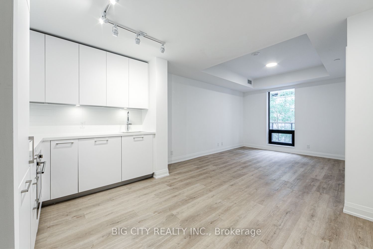 36 Brentcliffe Road M05 Property Photo 9