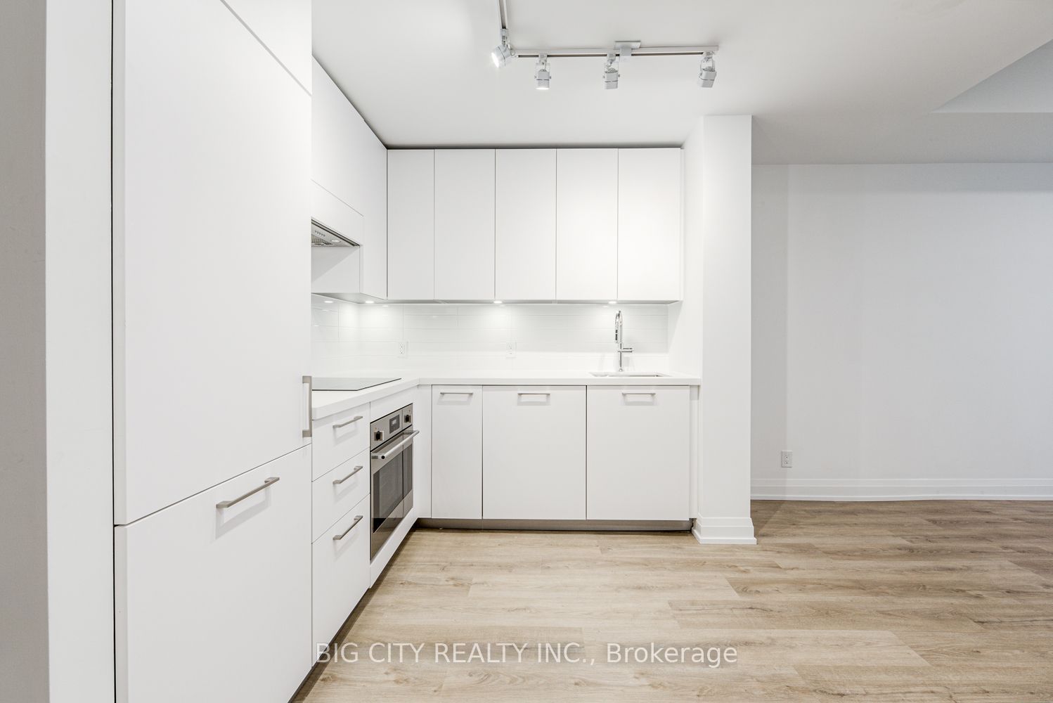 36 Brentcliffe Road M05 Property Photo 10