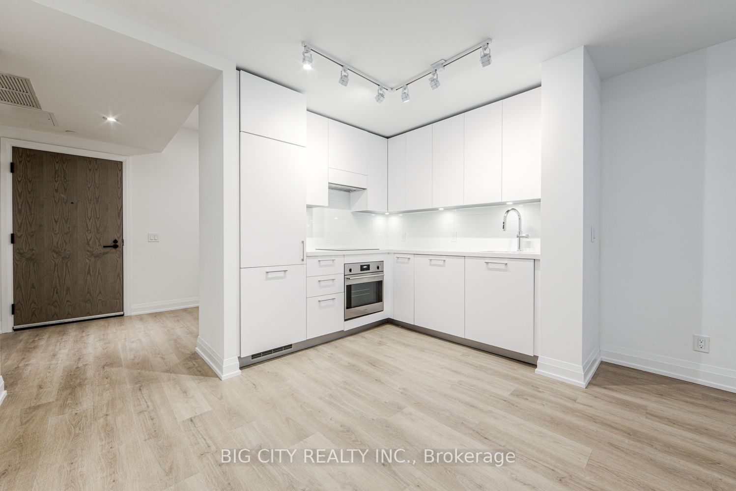 36 Brentcliffe Road M05 Property Photo 15