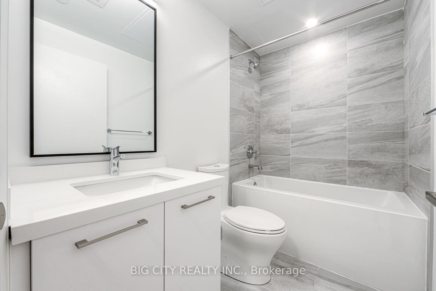 36 Brentcliffe Road M05 Property Photo 16