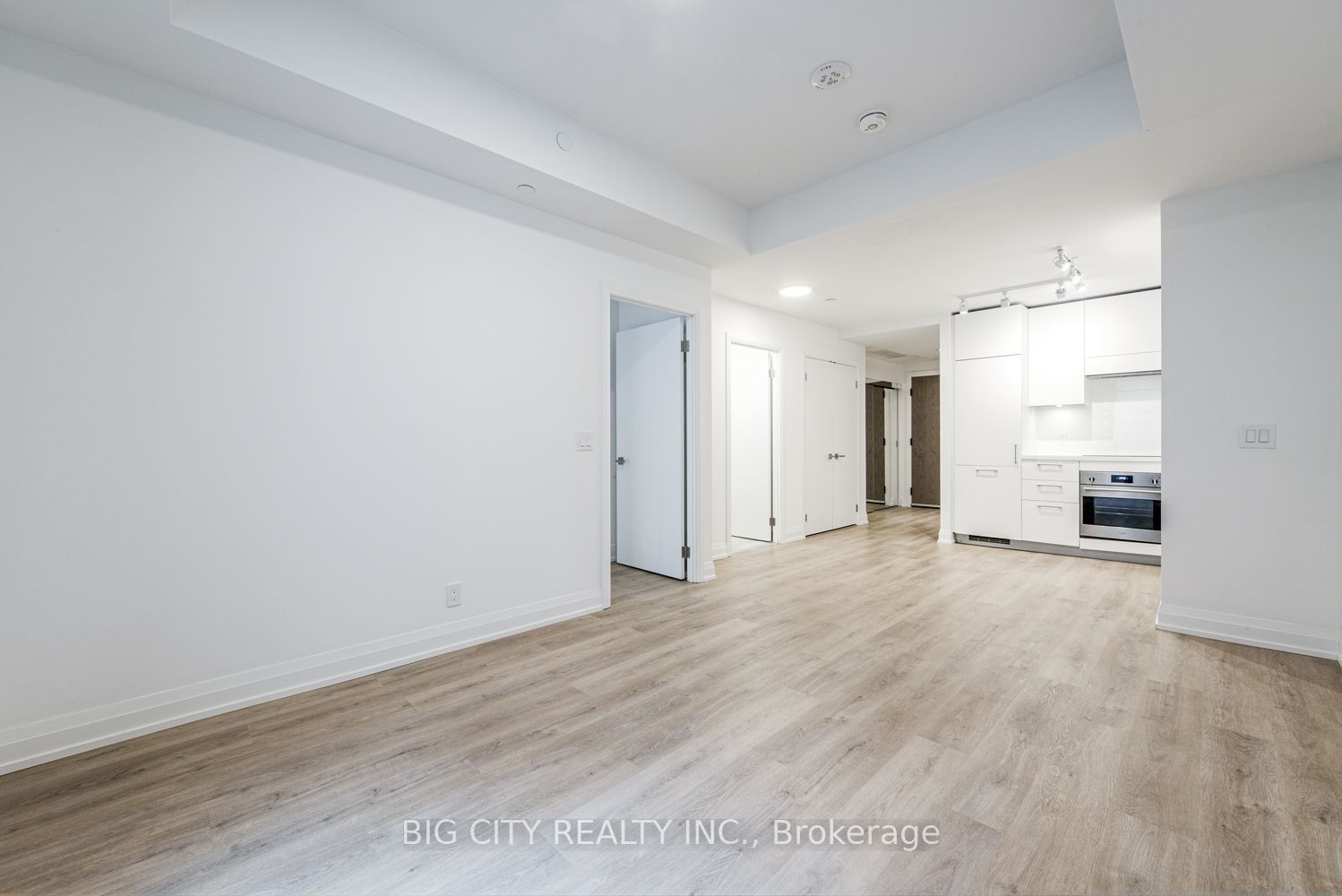 36 Brentcliffe Road M05 Property Photo 20
