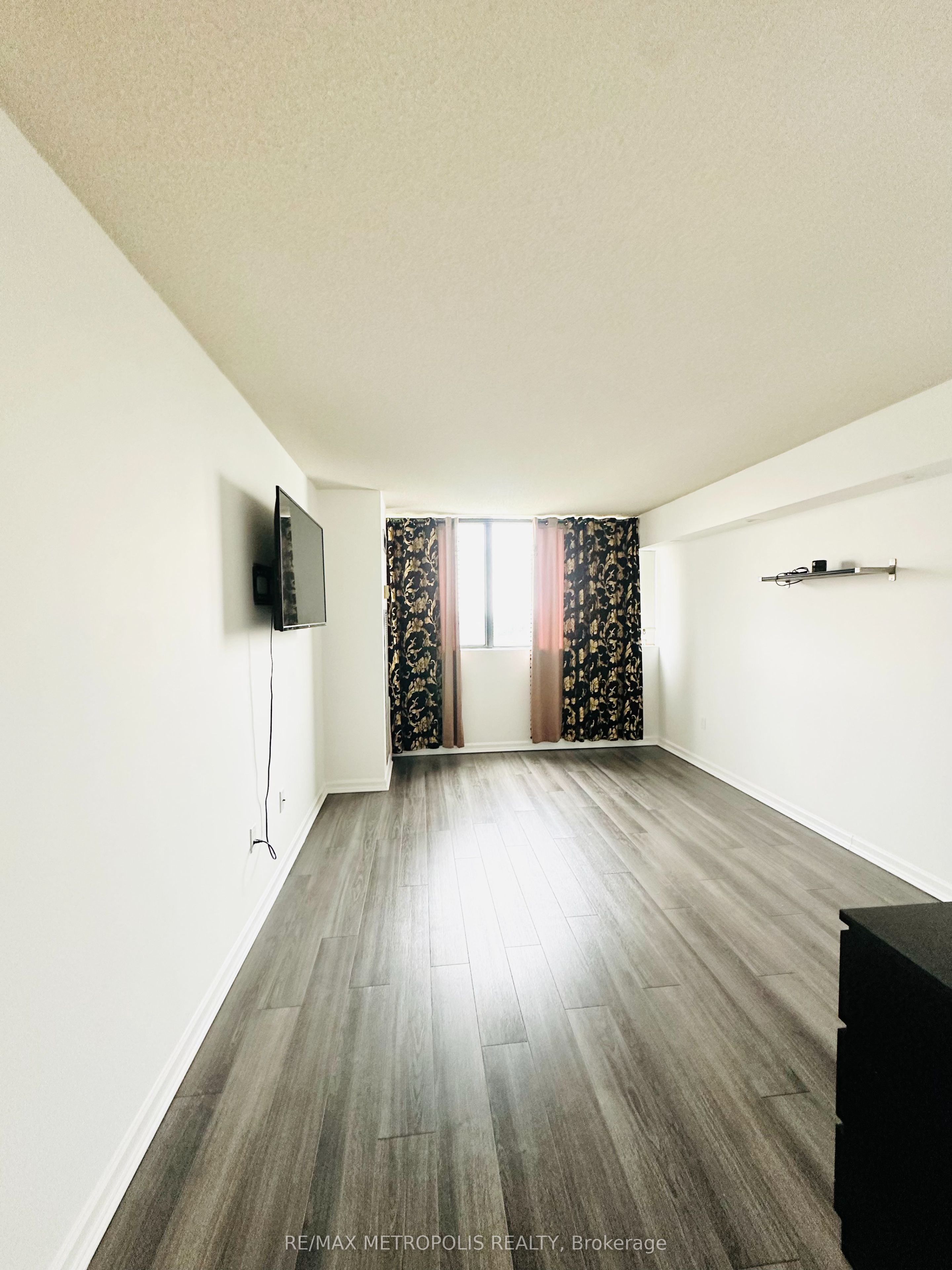 80 Antibes Drive 1207 Property Photo 2