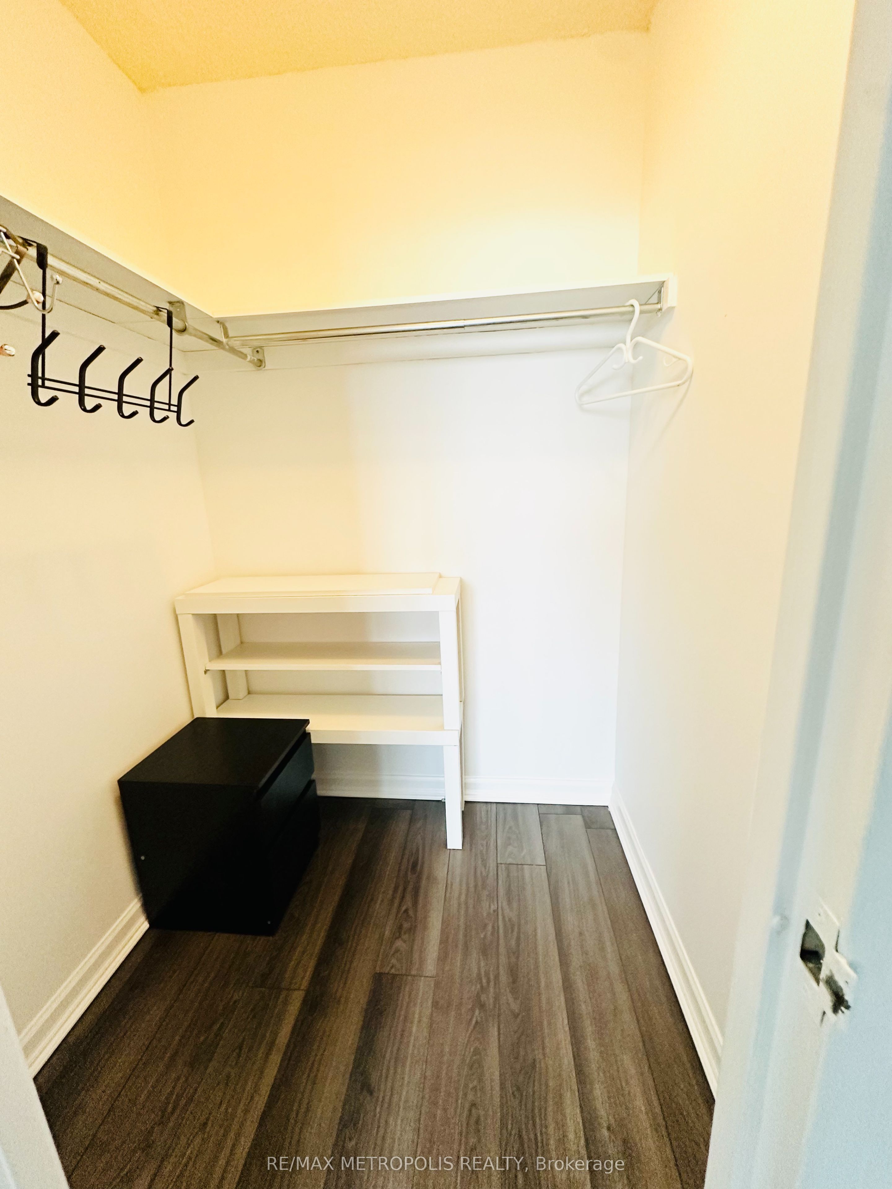 80 Antibes Drive 1207 Property Photo 8