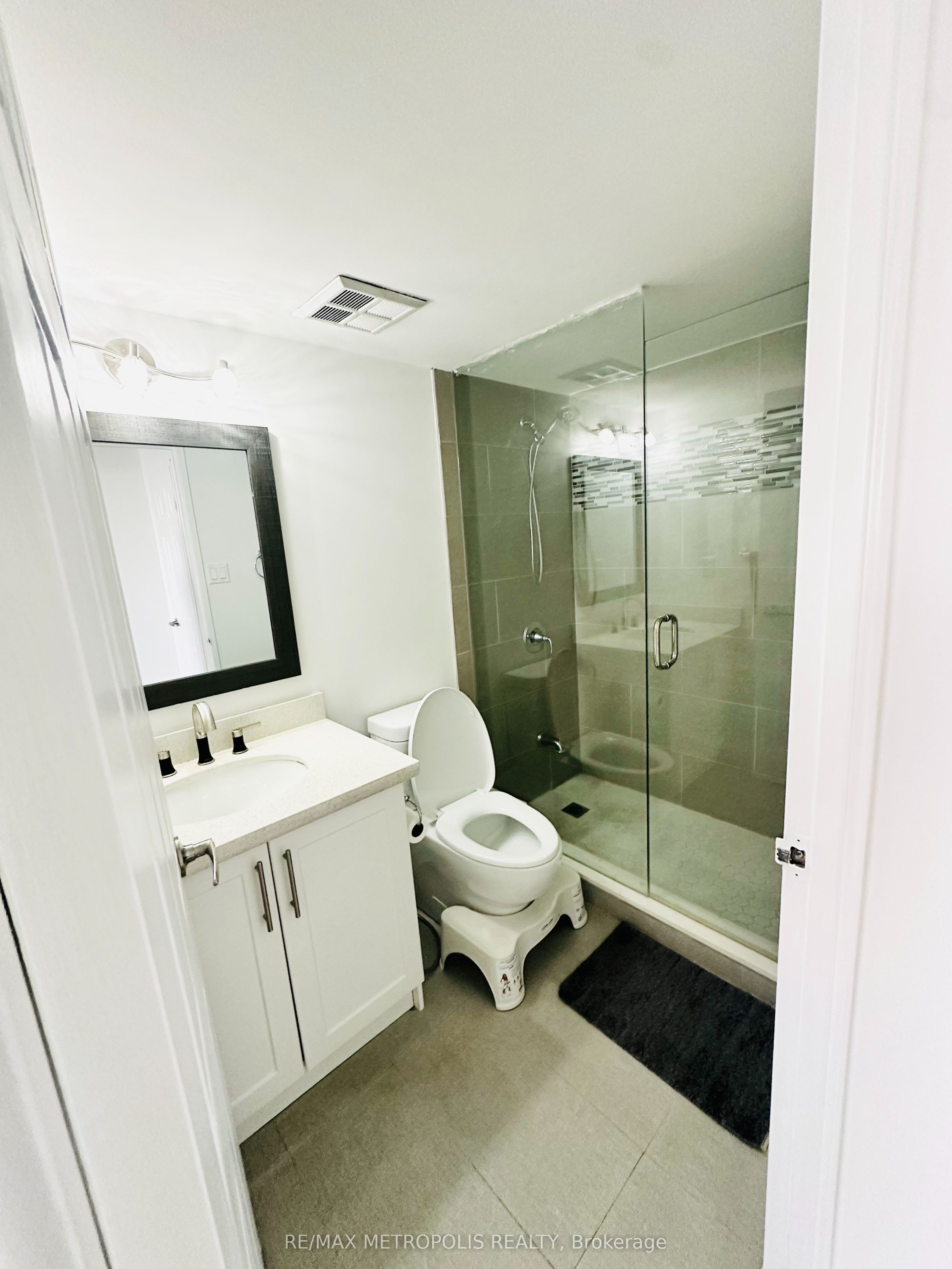 80 Antibes Drive 1207 Property Photo 10
