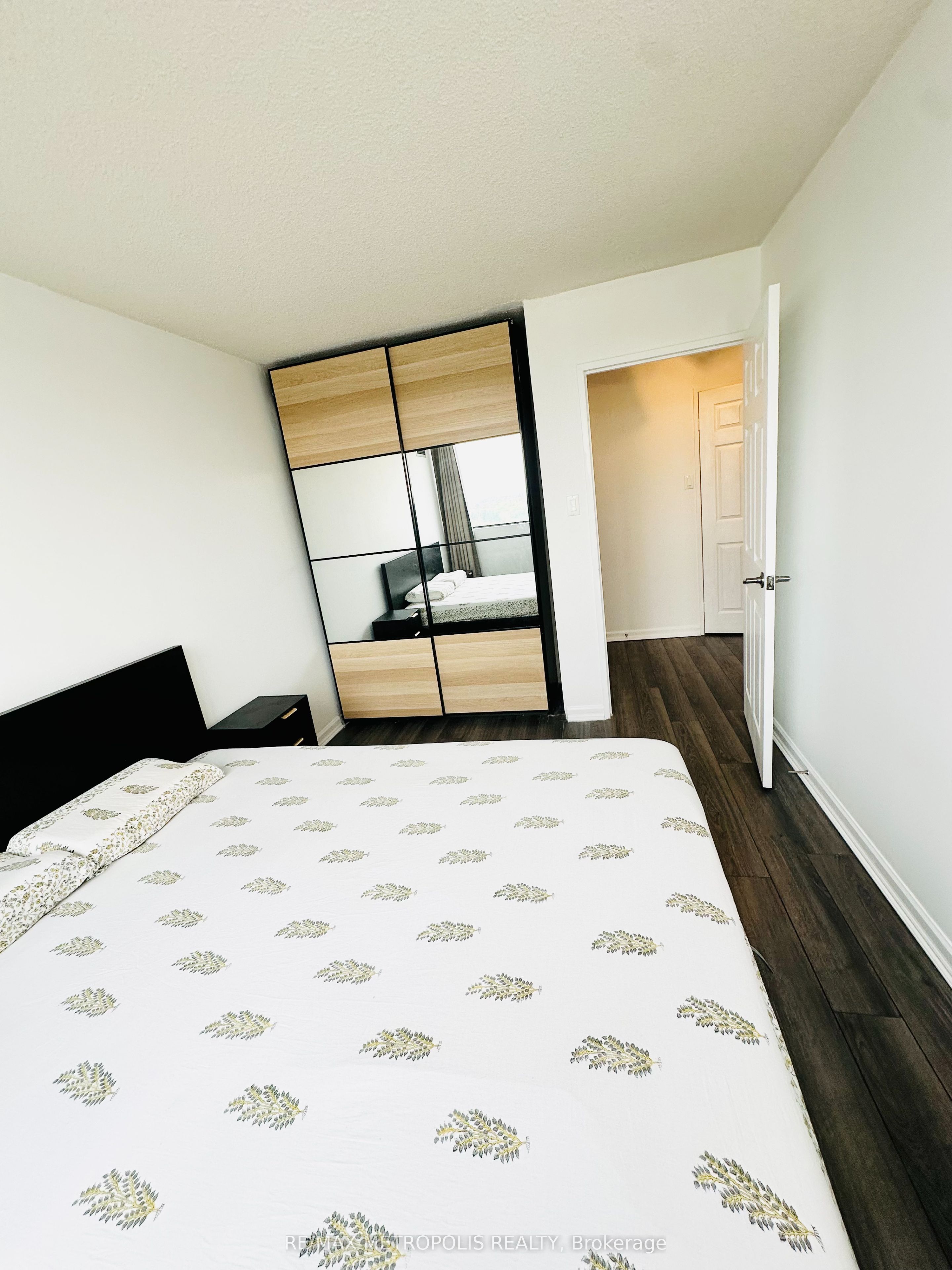 80 Antibes Drive 1207 Property Photo 13