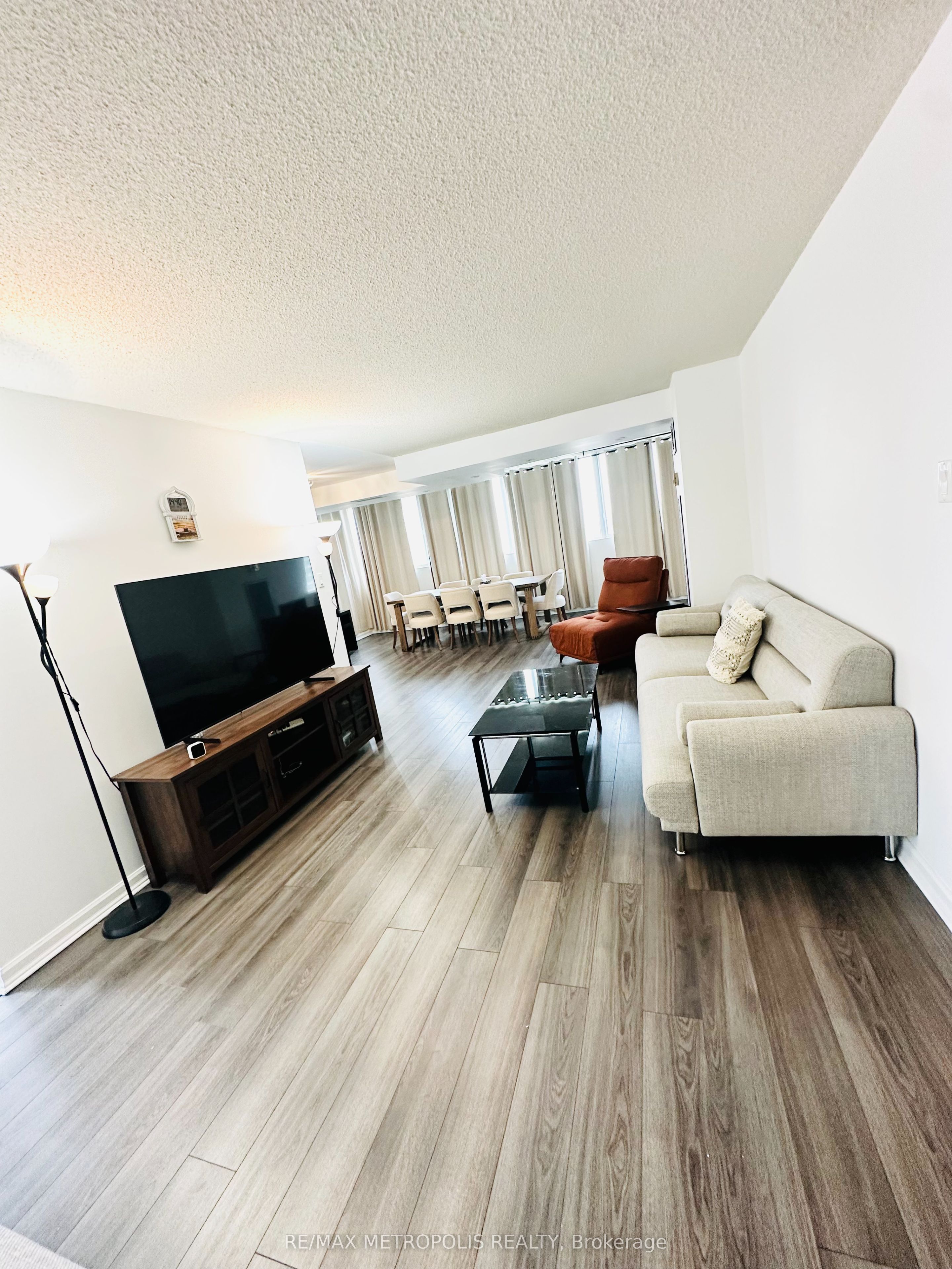80 Antibes Drive 1207 Property Photo 25
