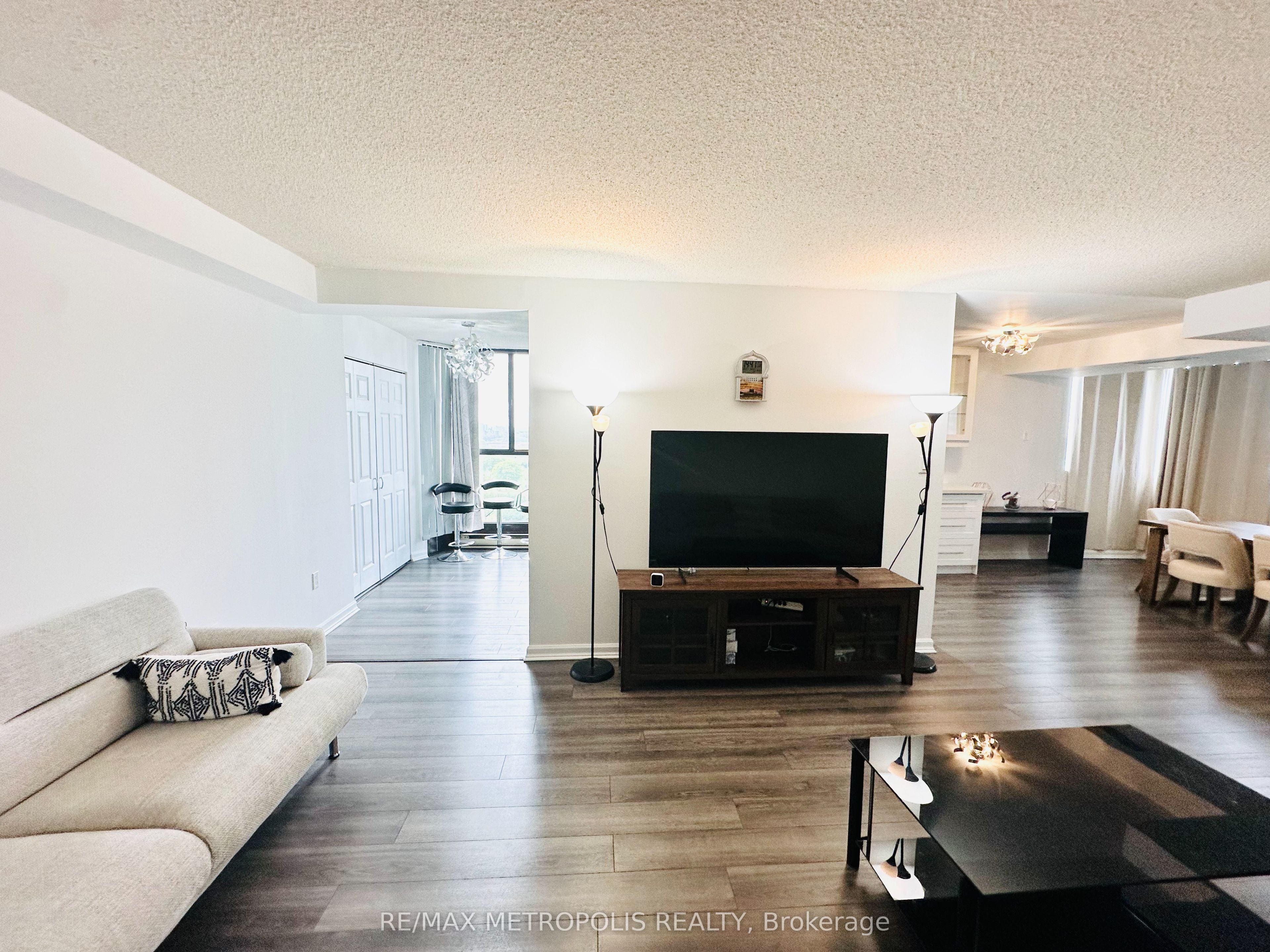 80 Antibes Drive 1207 Property Photo 27