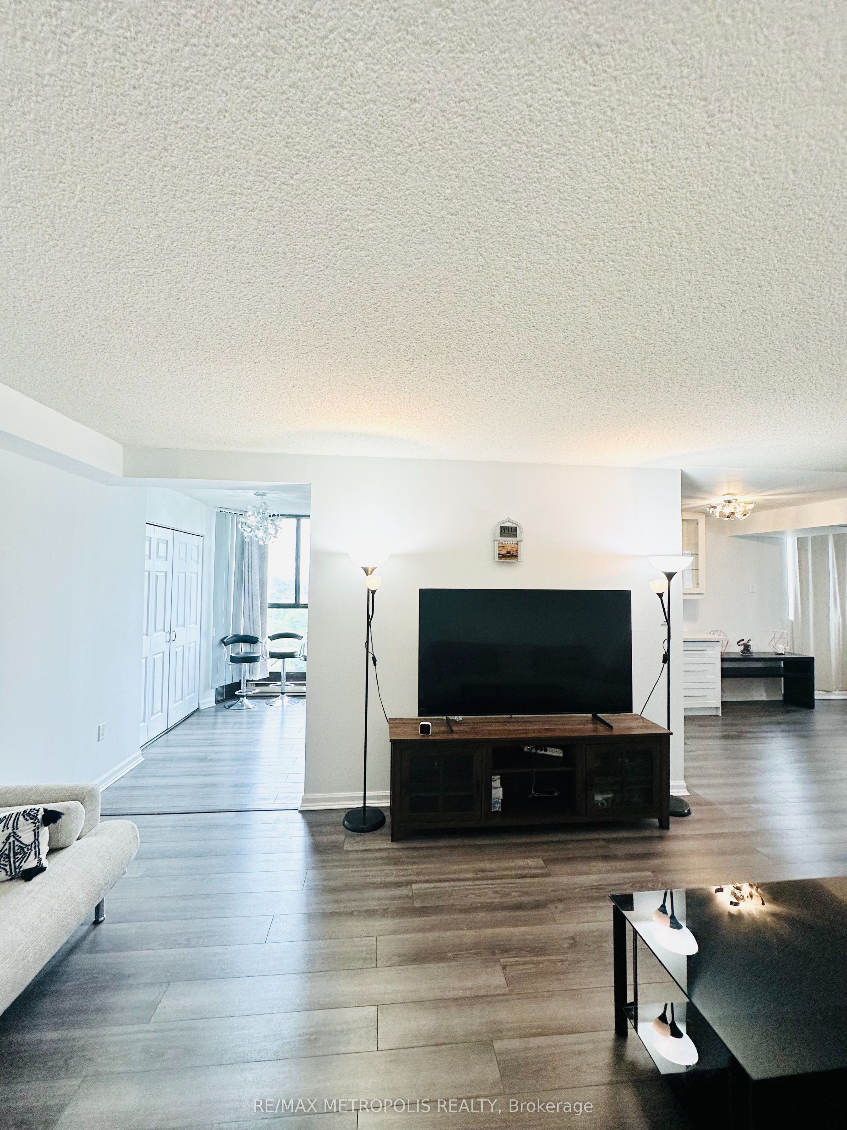 80 Antibes Drive 1207 Property Photo 28