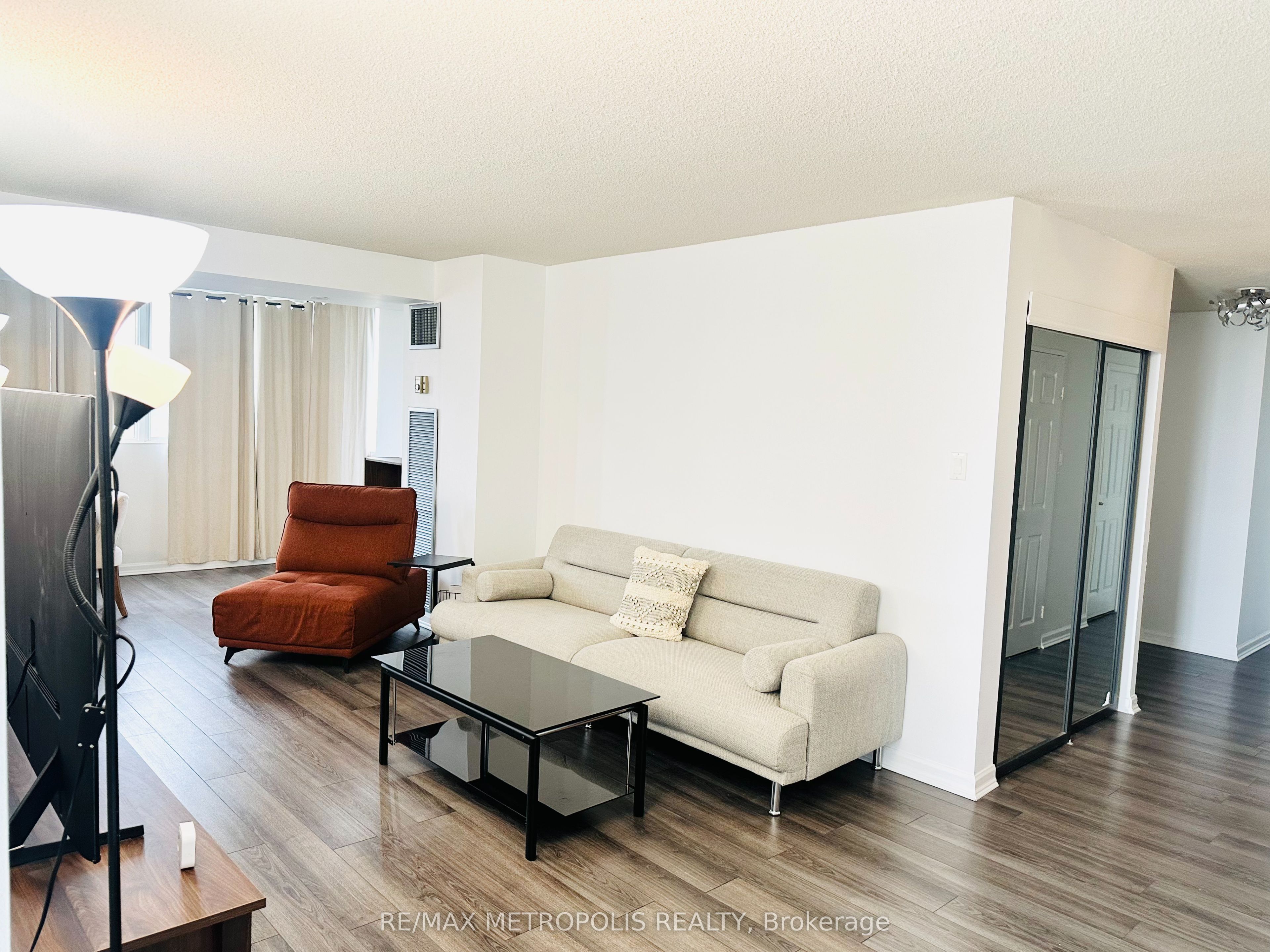 80 Antibes Drive 1207 Property Photo 29