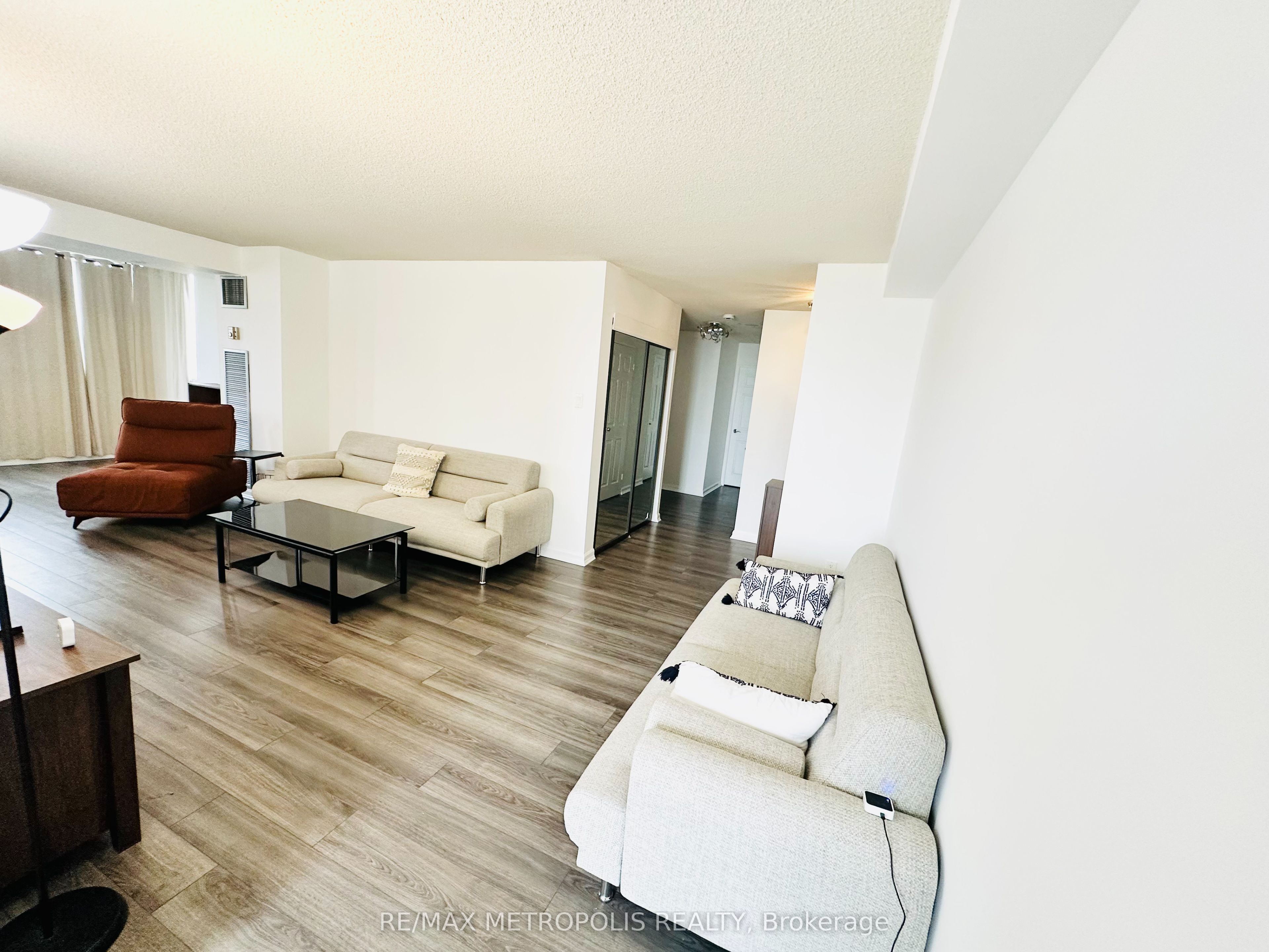 80 Antibes Drive 1207 Property Photo 30