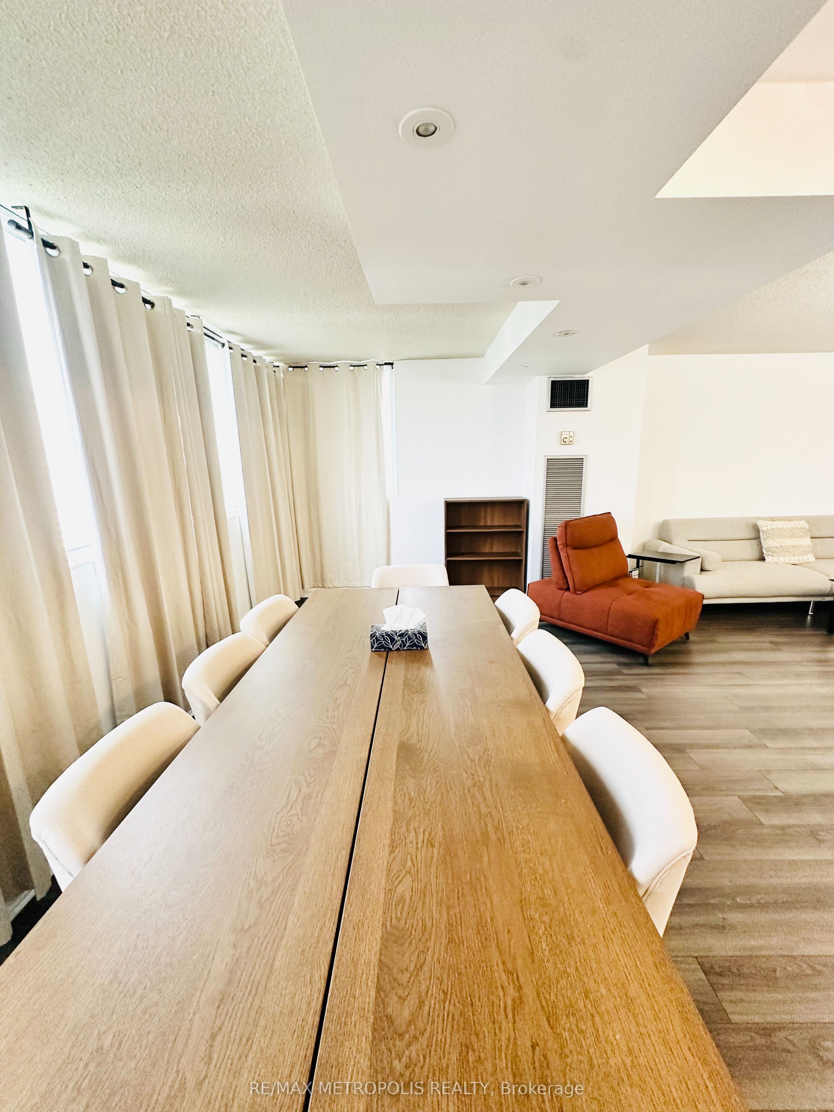 80 Antibes Drive 1207 Property Photo 47