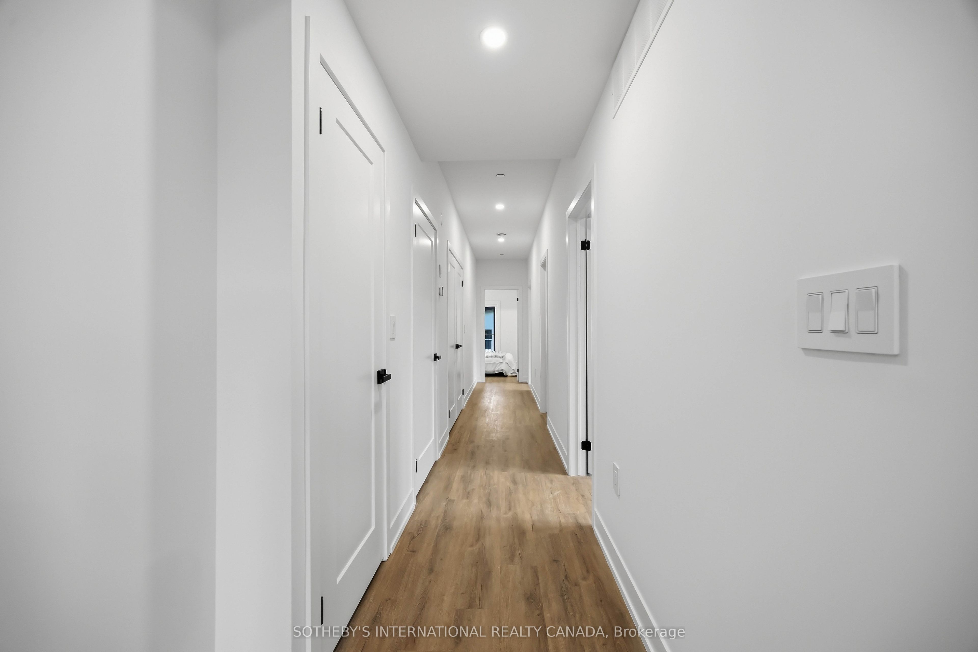 207 Connaught Avenue 1 Property Photo 10
