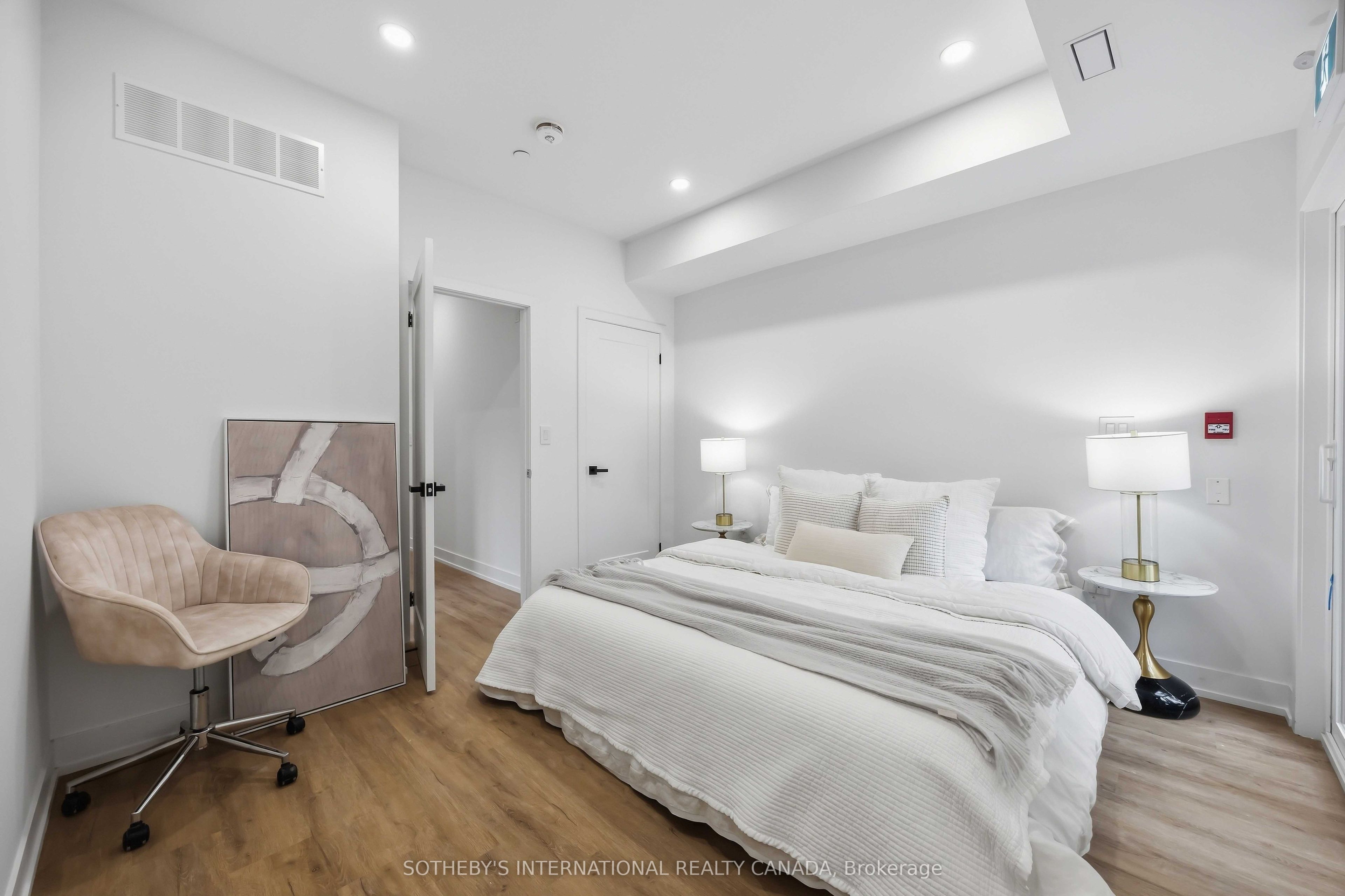 207 Connaught Avenue 1 Property Photo 17